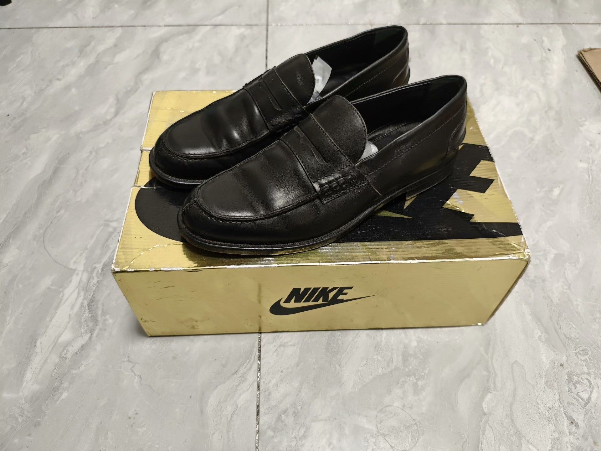 Ermenegildo Zegna Ermenegildo Zegna Black Lowtop Sneakers 7.5 Men Size US 7.5 / EU 40-41 - 1 Thumbnail