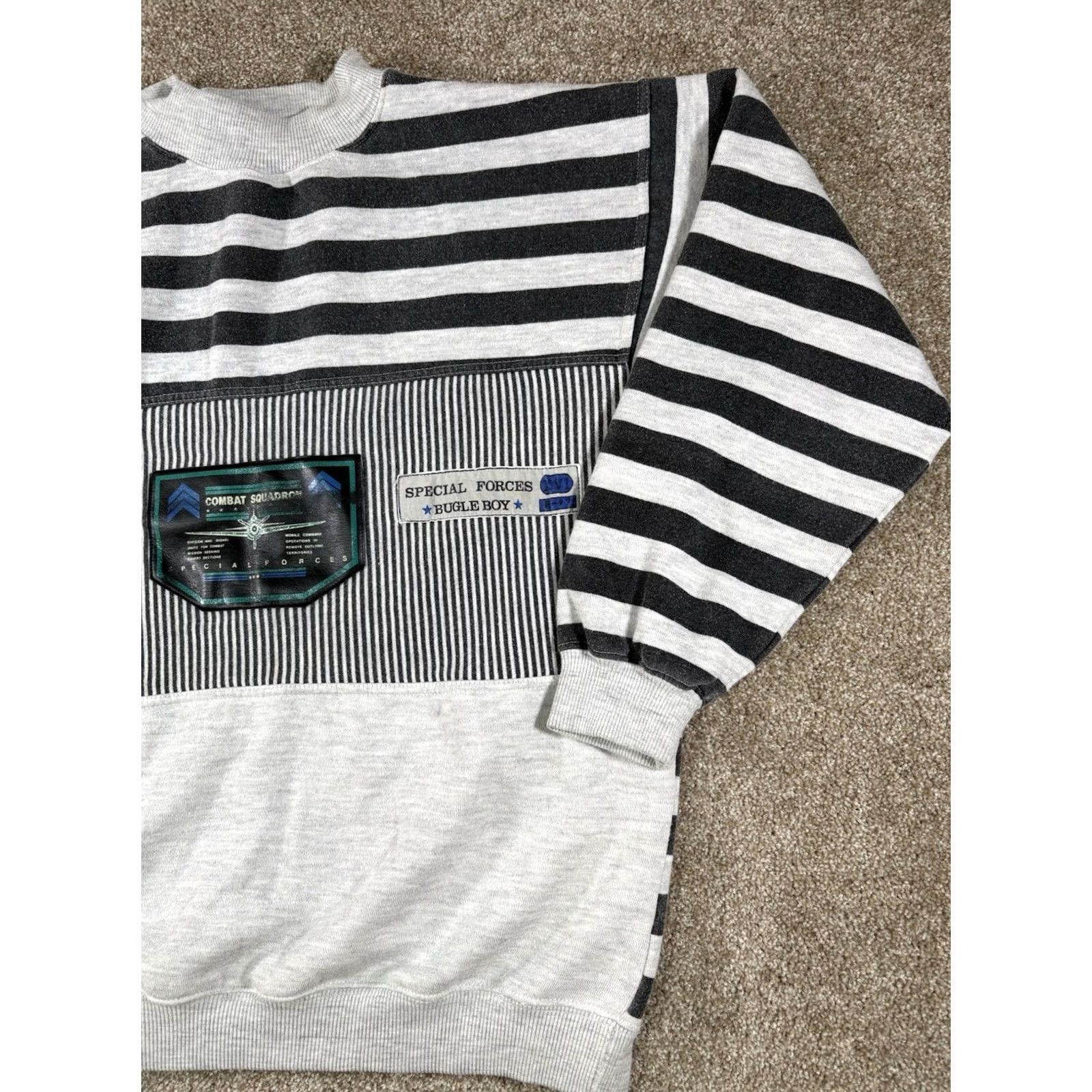Bugle Boy VINTAGE Bugle Boy Special Forces CL-950 Patched Sweatshirt Shirt Mens Small Gray Black Short Sleeve? Size US S / EU 44-46 / 1 - 3 Thumbnail