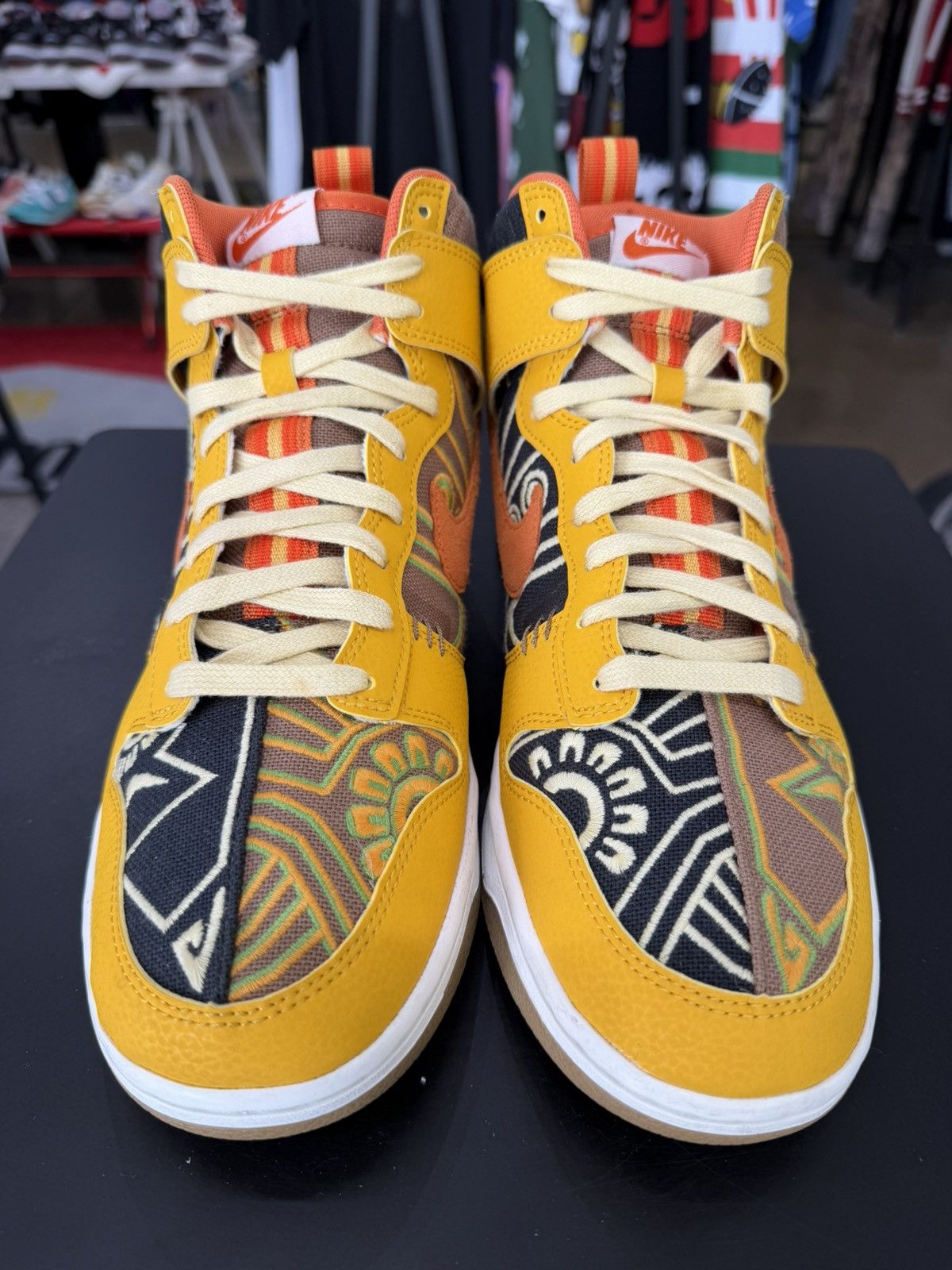 Nike Nike Dunk High Somos Familia Size 10.5 (2022) Size US 10.5 / EU 43-44 - 2 Thumbnail