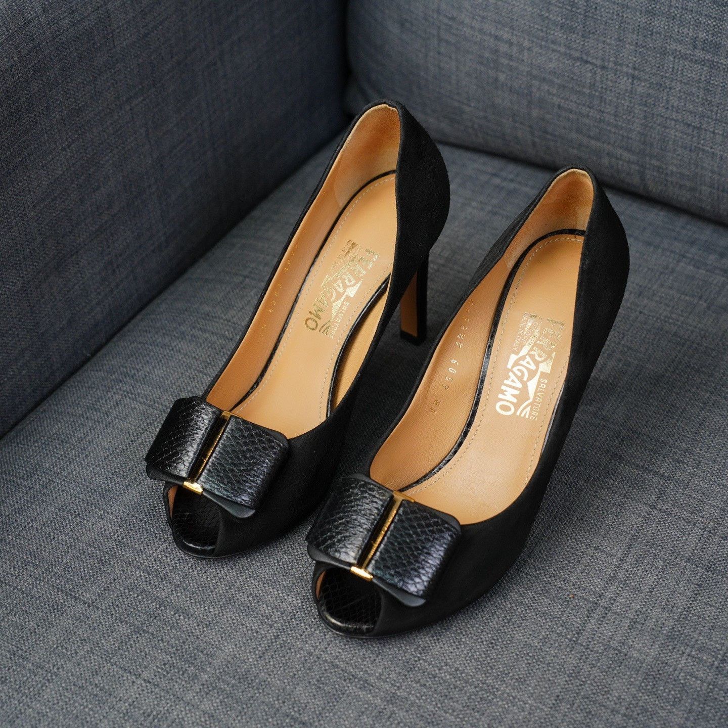 Salvatore Ferragamo Salvatore Ferragamo Black Lowtop Sneakers us_7 Women Size US 7 / IT 37 - 1 Thumbnail