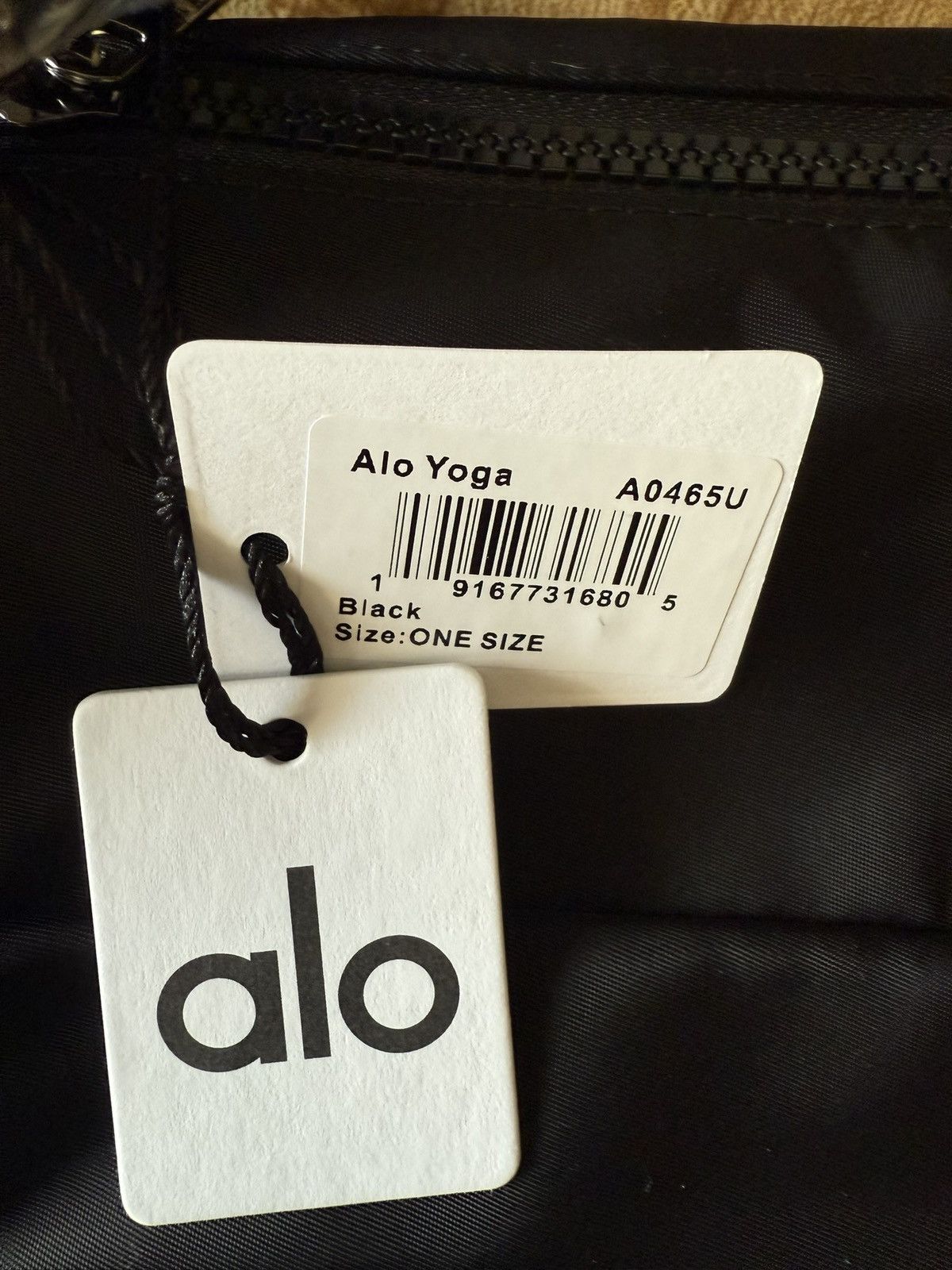 Alo Yoga Alo Yoga Explorer Fanny Pack (Black) Size ONE SIZE - 3 Thumbnail