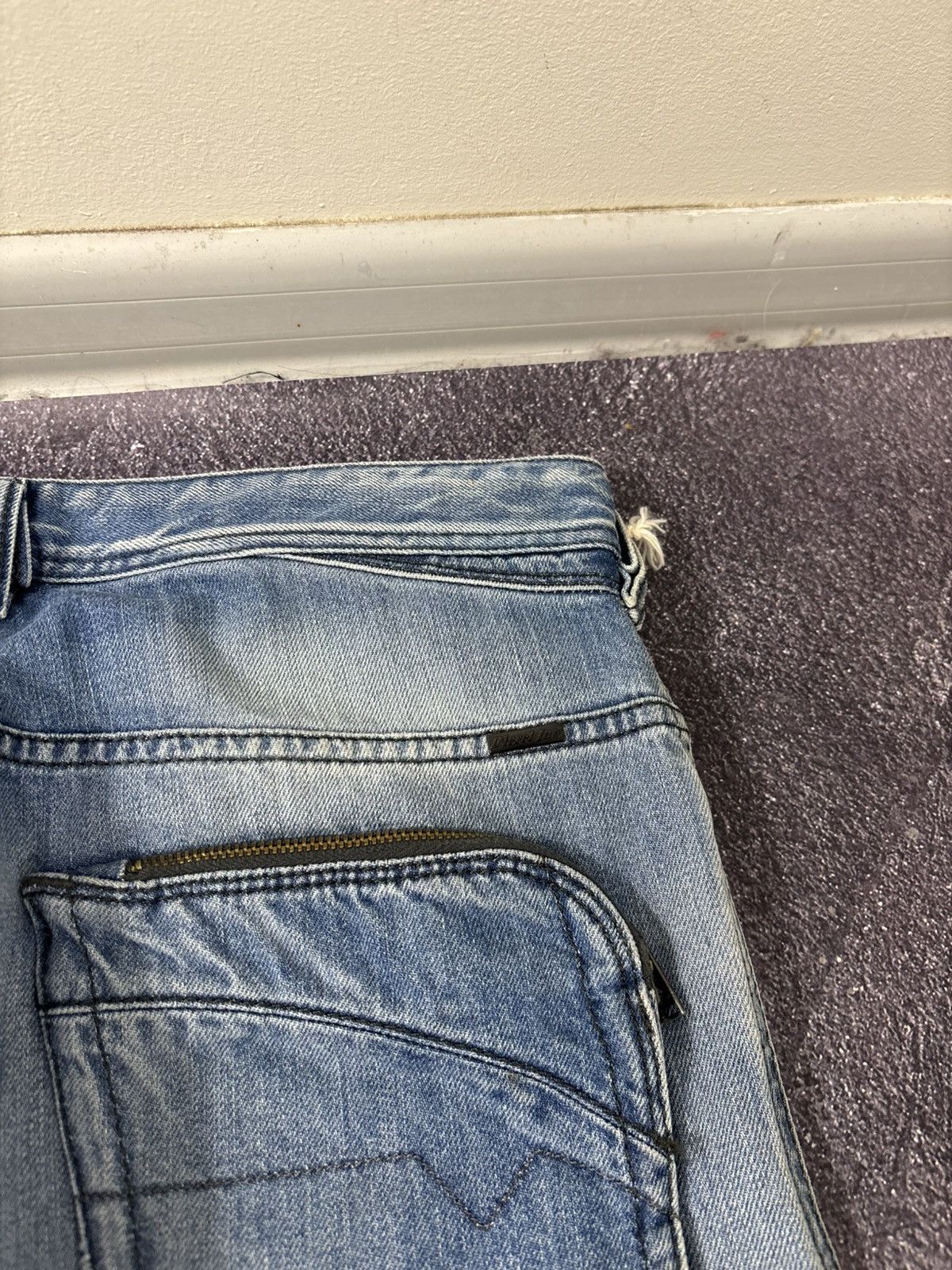 Diesel Diesel Poiak Regular Slim Tapered NWT Men’s Blue Denim Jeans Size US 31 - 18 Thumbnail