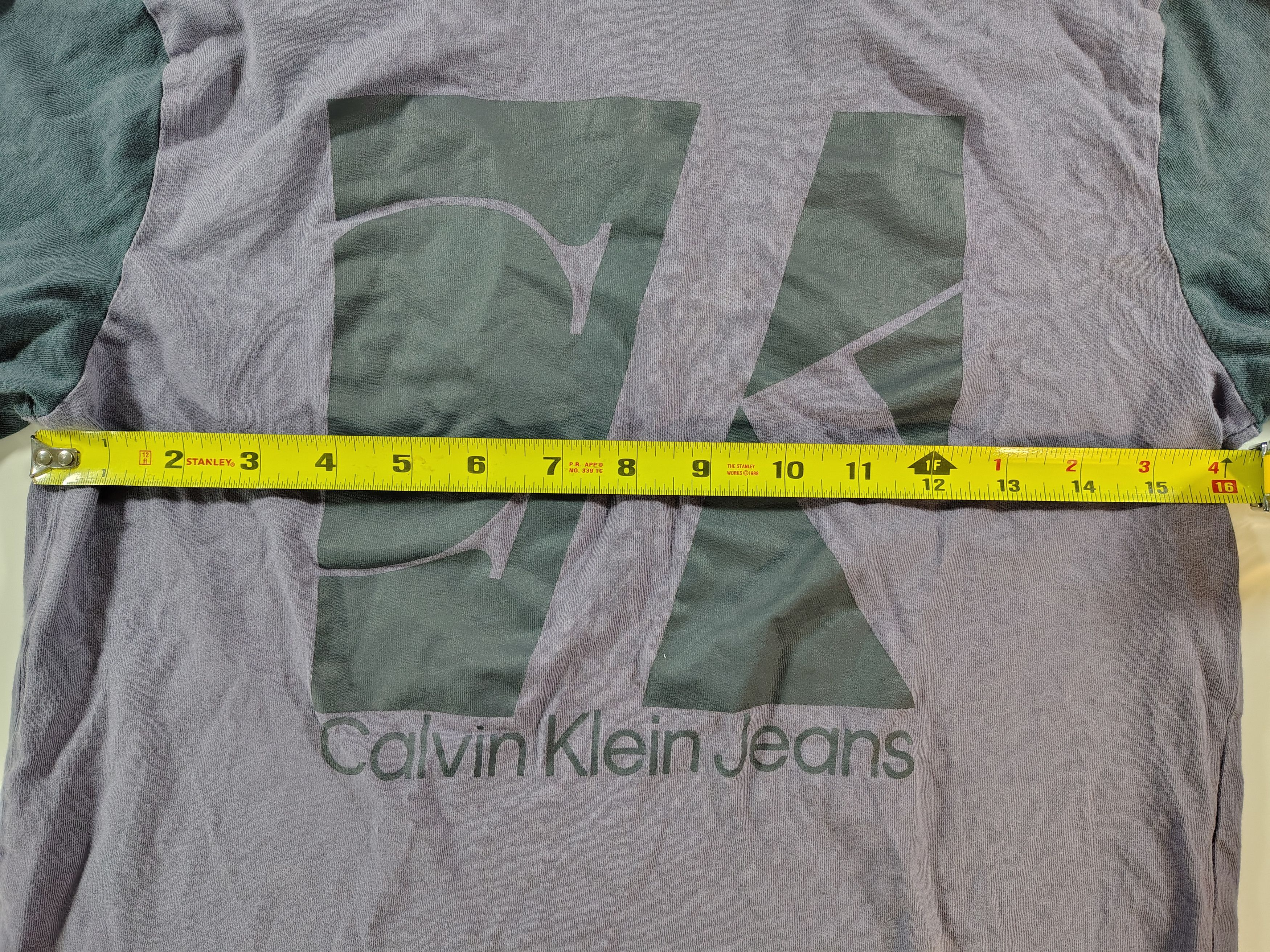Calvin Klein Women's Large Purple & Calvin Klein Jeans T-Shirt Size US L / EU 52-54 / 3 - 4 Thumbnail