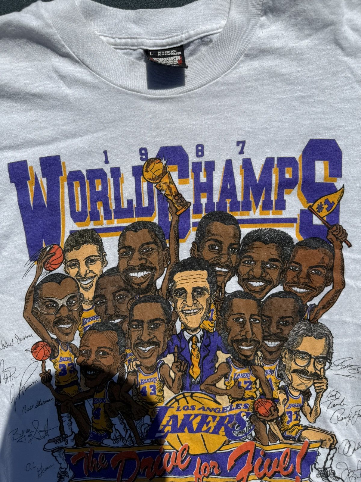 Vintage Vintage 1987 Los Angeles Lakers World Champions Tshirt. Size US L / EU 52-54 / 3 - 3 Thumbnail