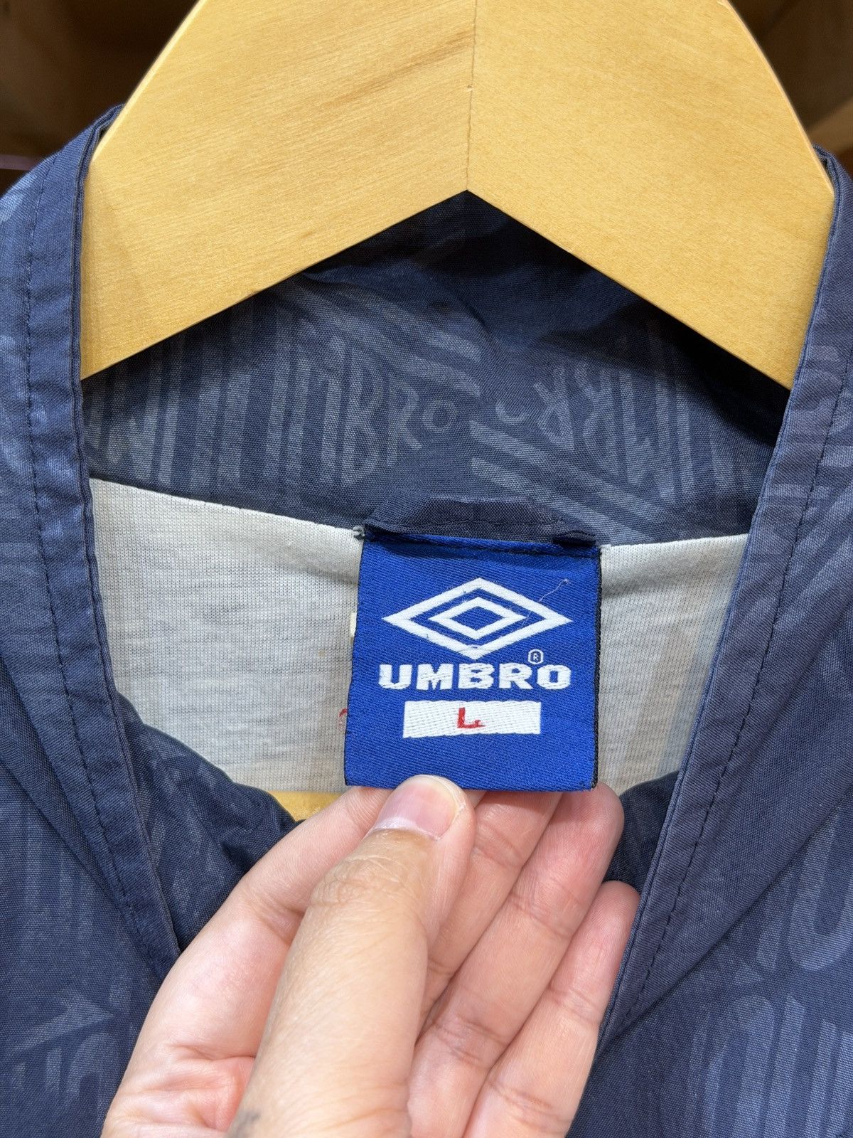 Umbro Vintage Umbro Big Logo 90's Track Jacket Size US L / EU 52-54 / 3 - 9 Thumbnail