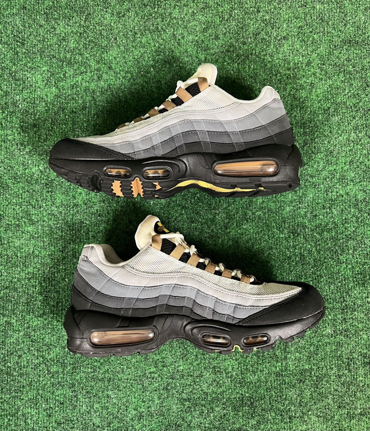 Nike Nike Air Max 95 Icons Yellow Strike Size 9 Size US 9 / EU 42 - 3 Thumbnail