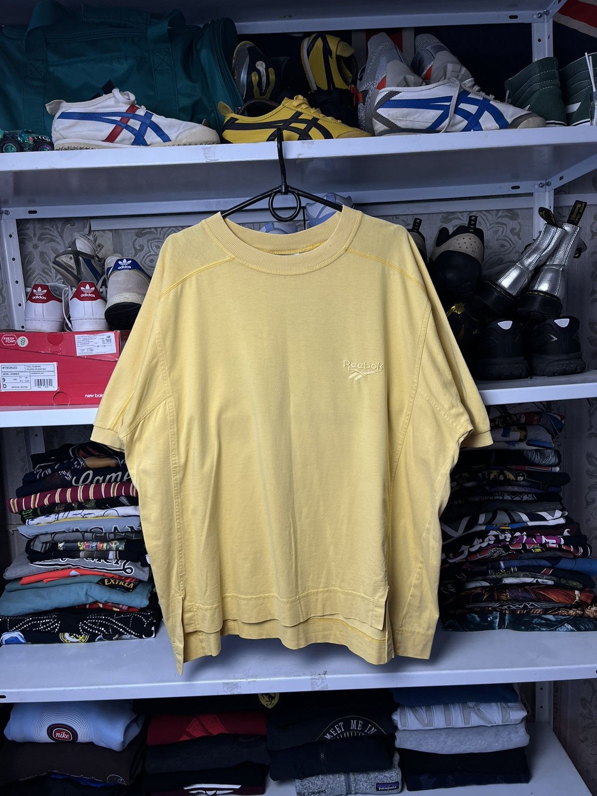 Reebok Vintage 90s Reebok Big Logo Casual Faded T-shirt Sport Style Size US XL / EU 56 / 4 - 2 Thumbnail