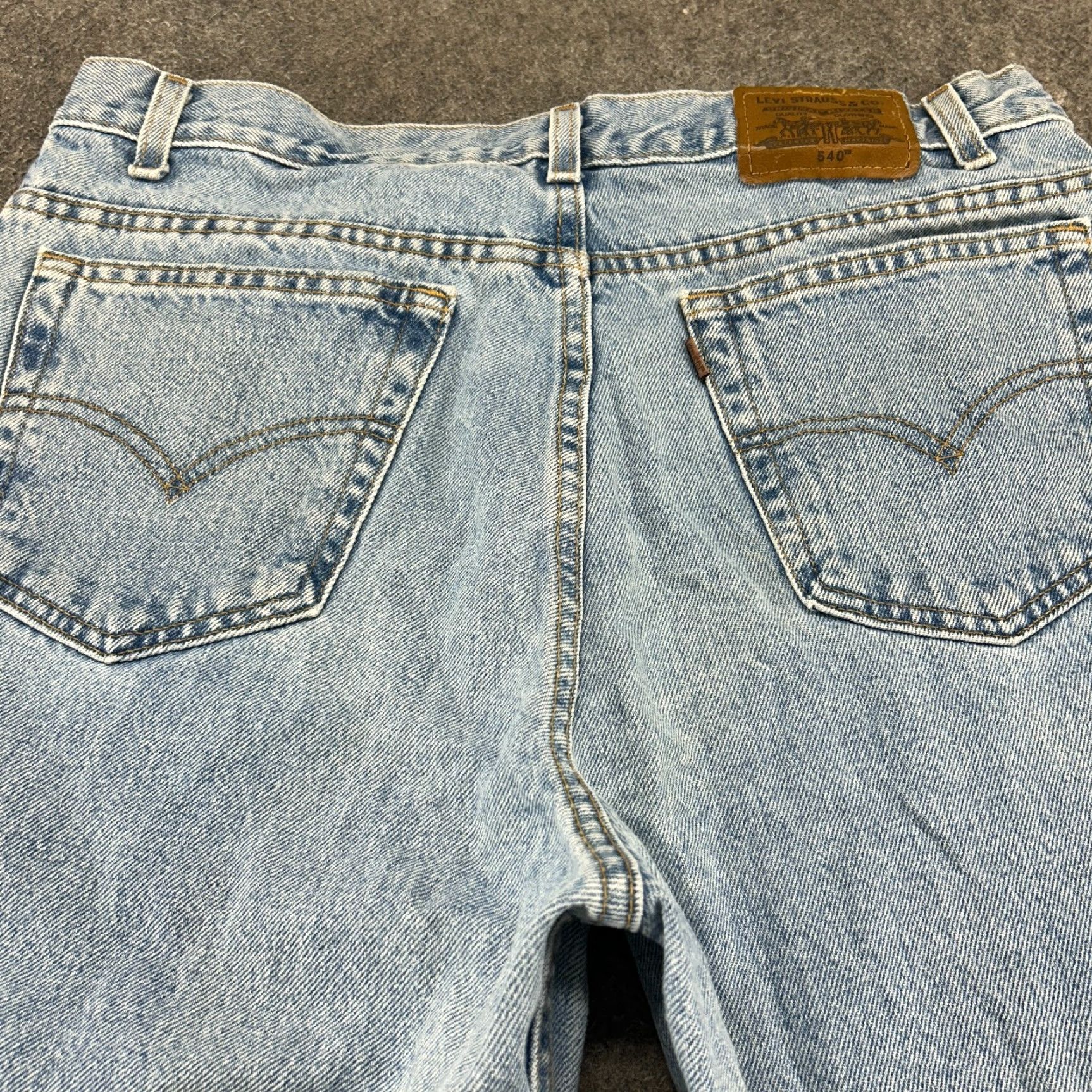 Levi's VINTAGE Levi's 540 Jeans Mens 36x29 Blue Relaxed Fit Tapered Light Brown Tab 90s Size US 36 / EU 52 - 6 Thumbnail