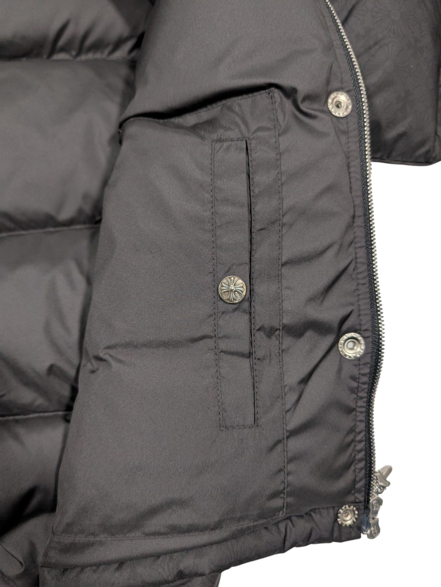 Chrome Hearts CH WOMENS CROPPED PUFFER JACKET MONOGRAM STIFF V2 Size S / US 4 / IT 40 - 7 Thumbnail