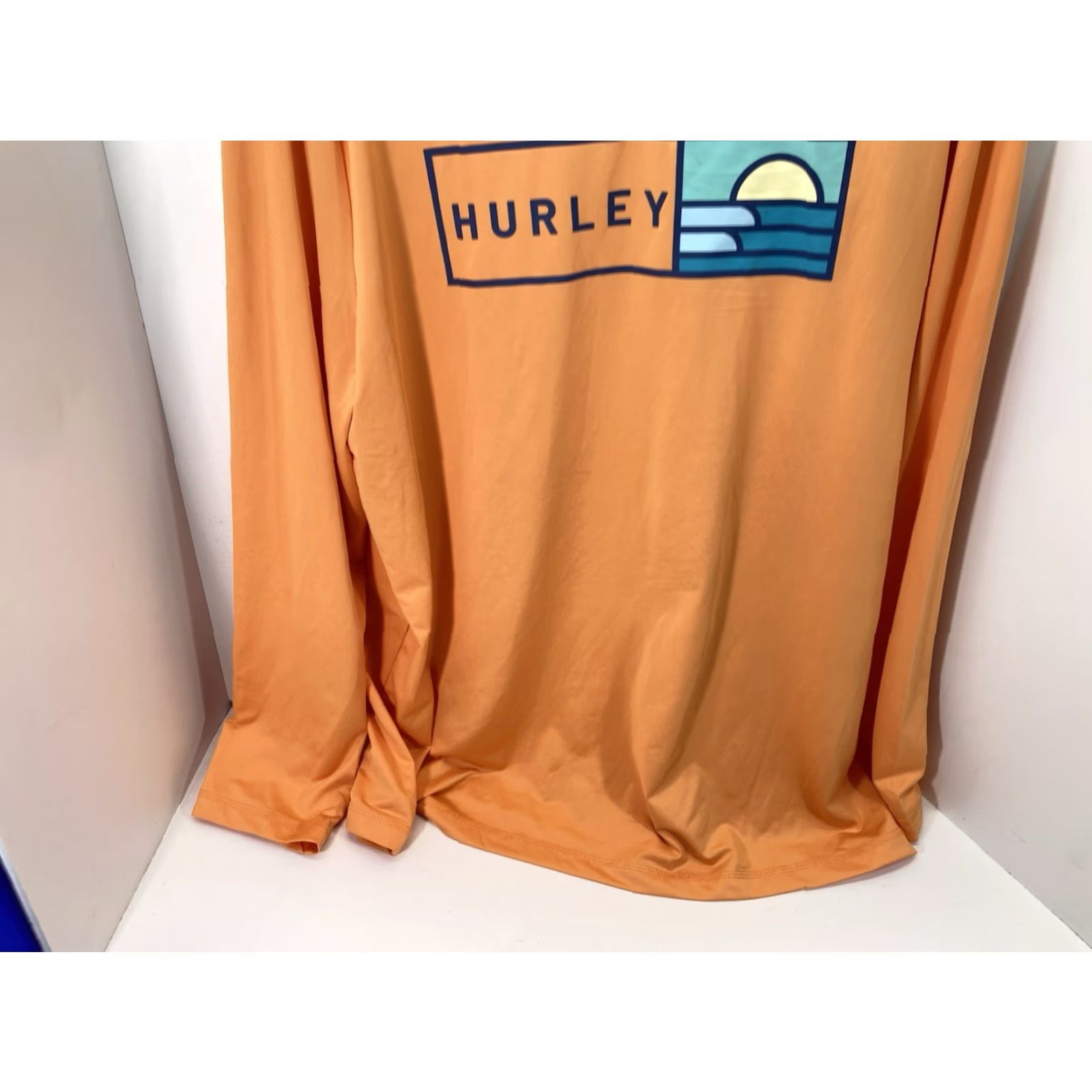 Hurley **Hurley UV TShirt Men XL Orange Moisture Wicking Long Sleeve** User: Hurley UV TShirt Men XL Orange Moisture Wicking Long Sleeve Size US XL / EU 56 / 4 - 3 Thumbnail