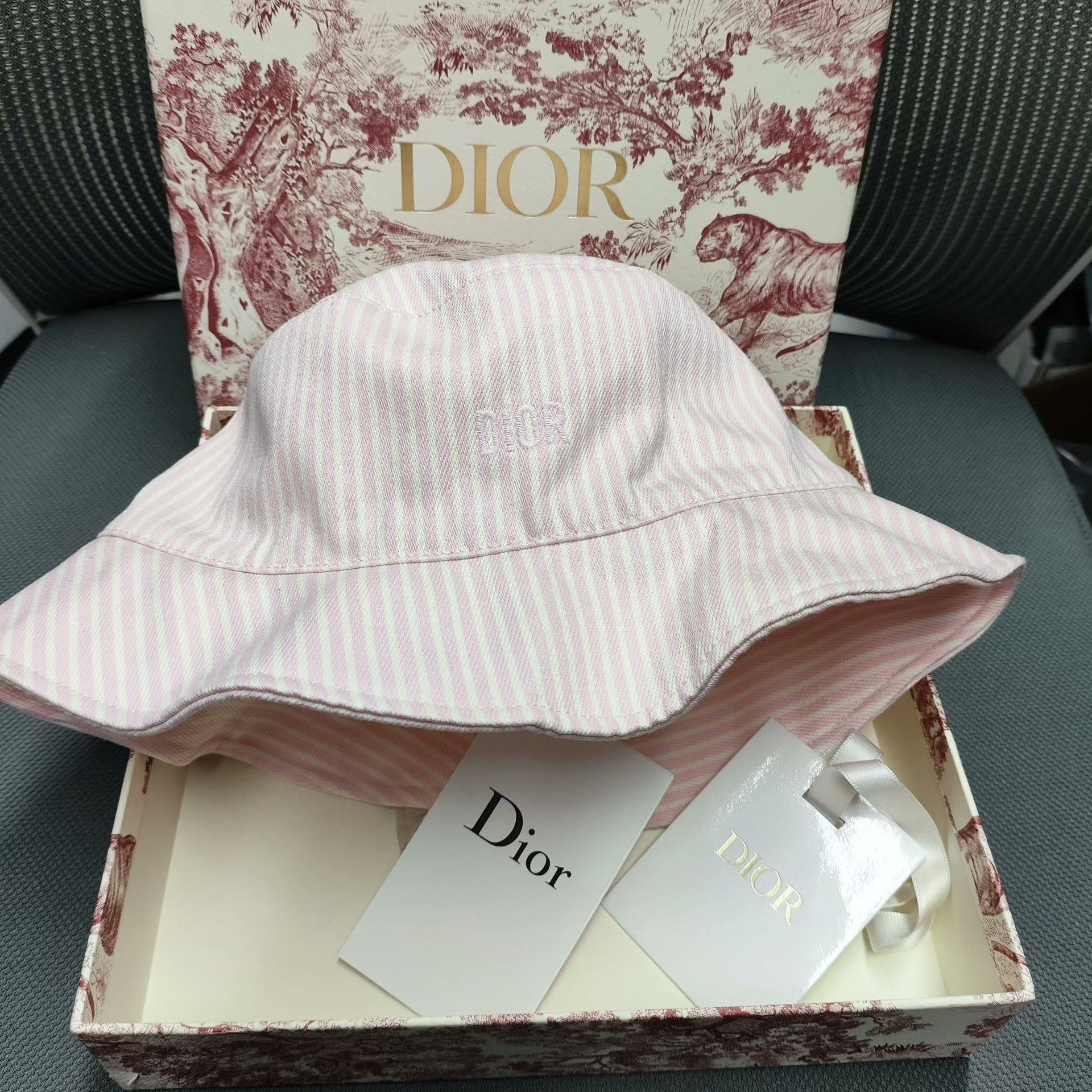 Dior Dior Pink Hat 37 Men Size ONE SIZE - 1 Thumbnail