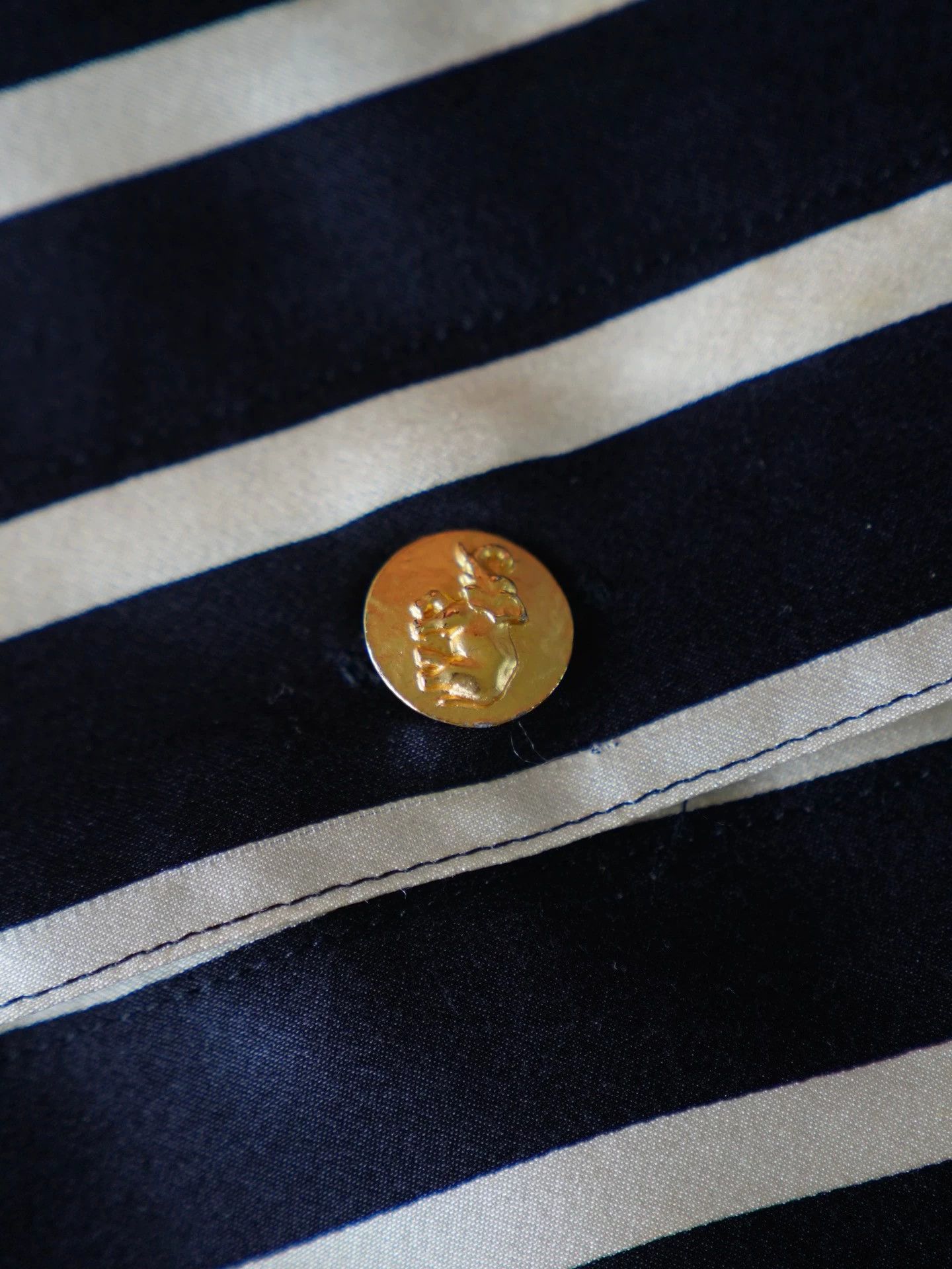 Escada Escada Vintage Silk B&W Stripe Elephant Gold Button Shirt Size M / US 6-8 / IT 42-44 - 7 Thumbnail