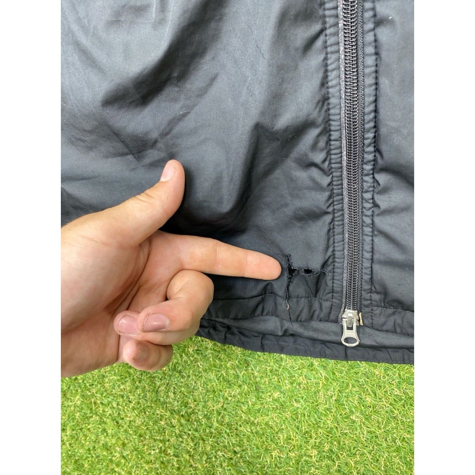 Nike Nike Puffer Vest Womens Large Black Full Zip Collared Windbreaker 90s Size L / US 10 / IT 46 - 3 Thumbnail