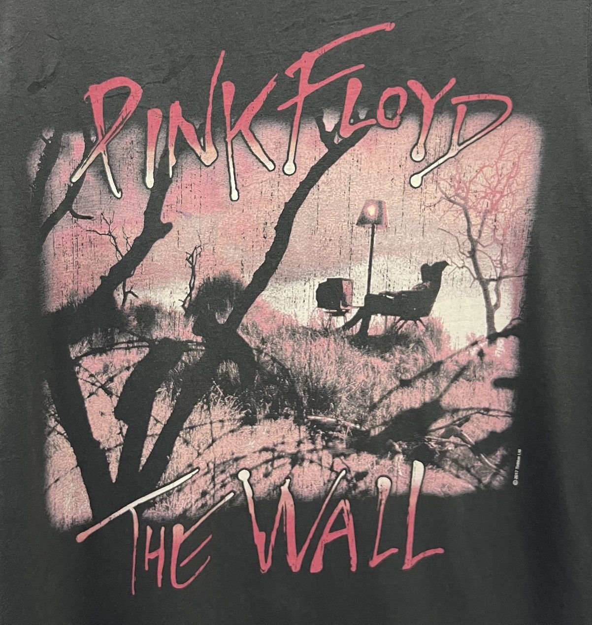 Divided × H&M 🔥grailsale🔥 DIVIDED H&M PINKFLOYD THE WALL SHIRT Size US M / EU 48-50 / 2 - 3 Thumbnail