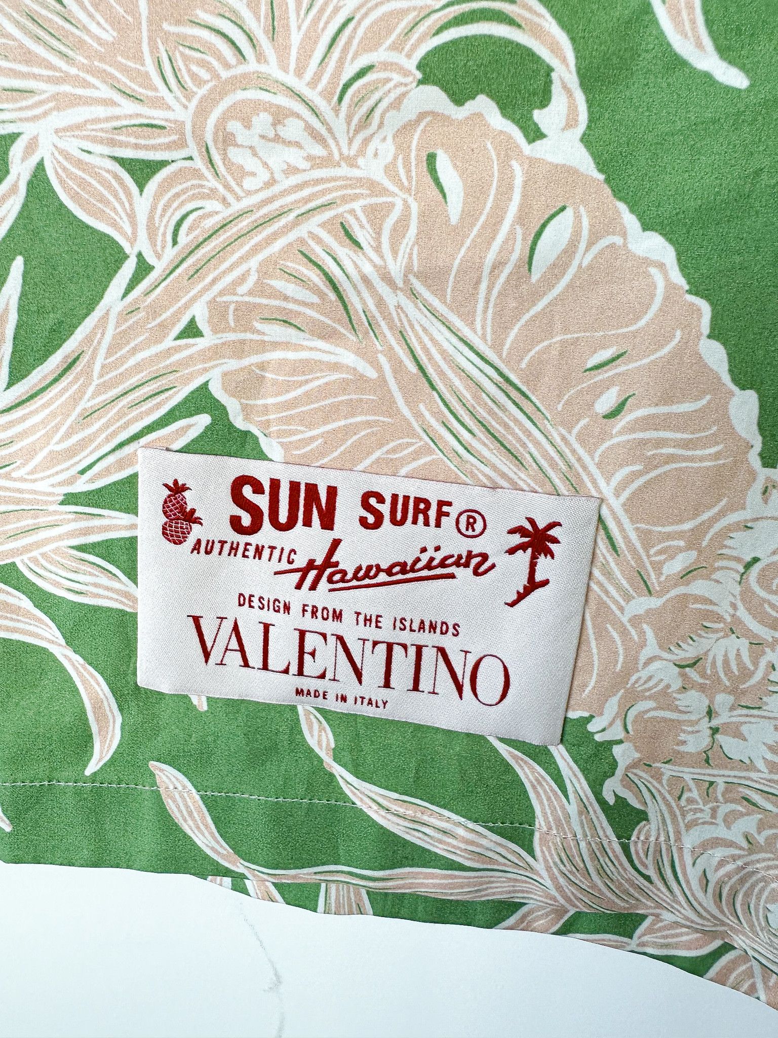 Valentino Valentino Pineapple Print Cotton Hawaiian Bowling Shirt Size US S / EU 44-46 / 1 - 3 Thumbnail