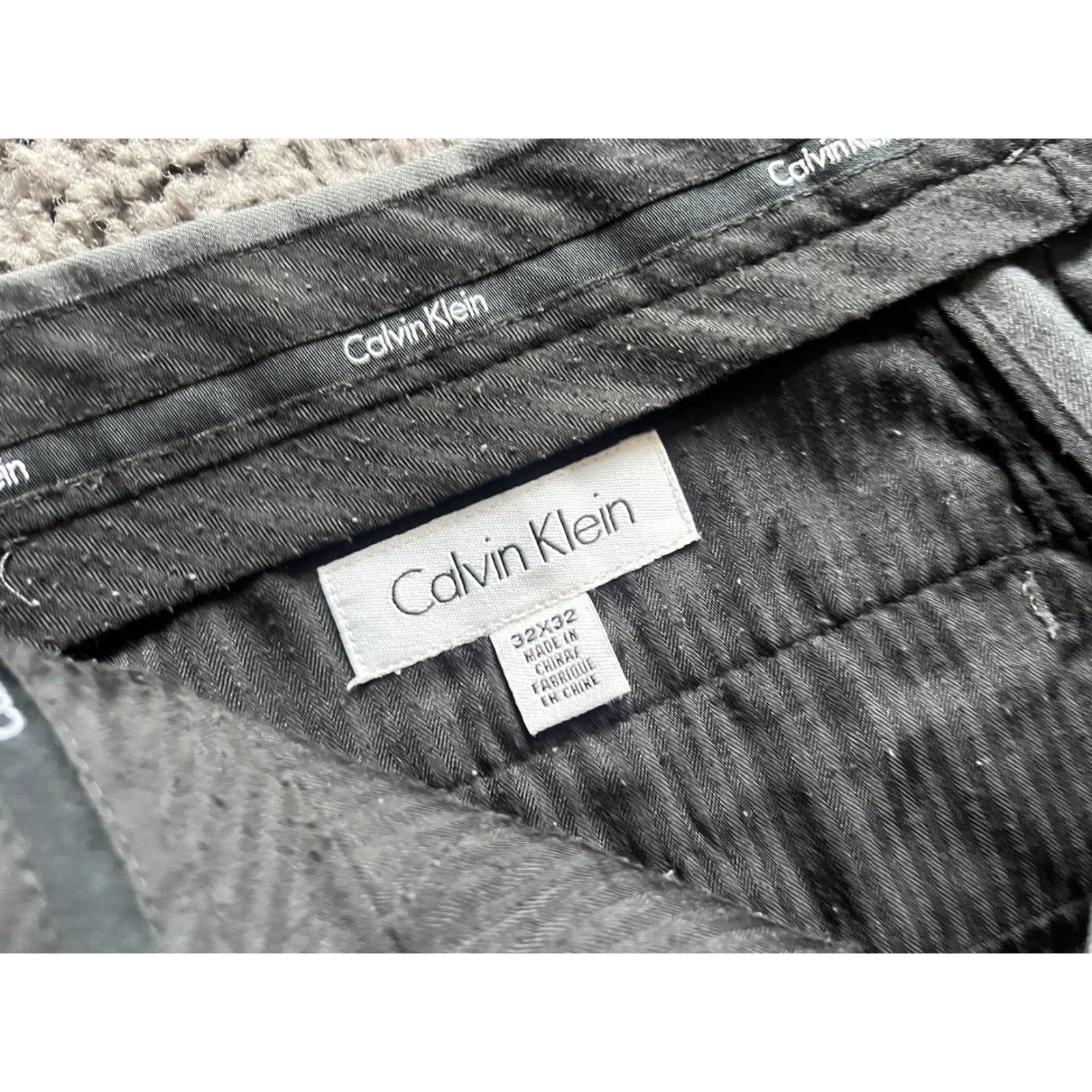Calvin Klein Calvin Klein Mens Dress Pants Slim Flat Front 32x32 Gray Polyester/Rayon Regular 32 Inseam 32 Waist Business Mens Trousers N/A Size US 32 / EU 48 - 5 Thumbnail