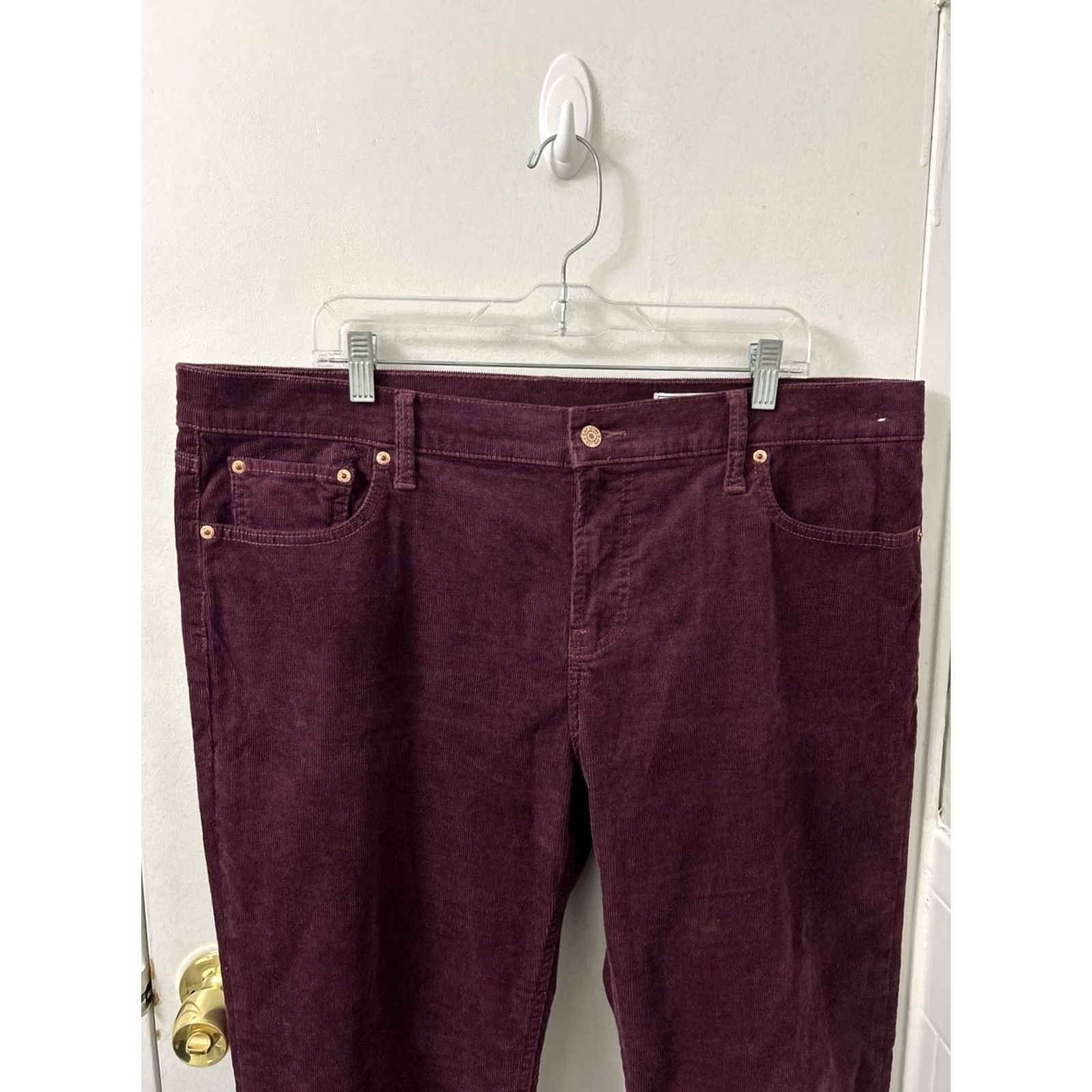 Gap Gap Pants Womens Size 42x30 Burgundy Corduroy Straight Leg Stretch Trousers Size 28" / US 6 / IT 42 - 2 Thumbnail