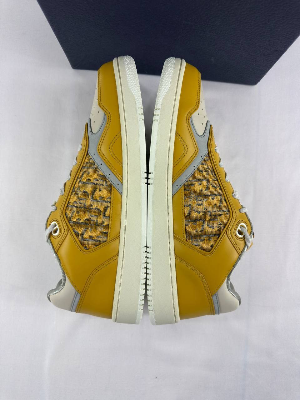 Dior Dior B27 Low 'Dior Oblique' Gold-Tone White Grey Size US 11 / EU 44 - 11 Thumbnail