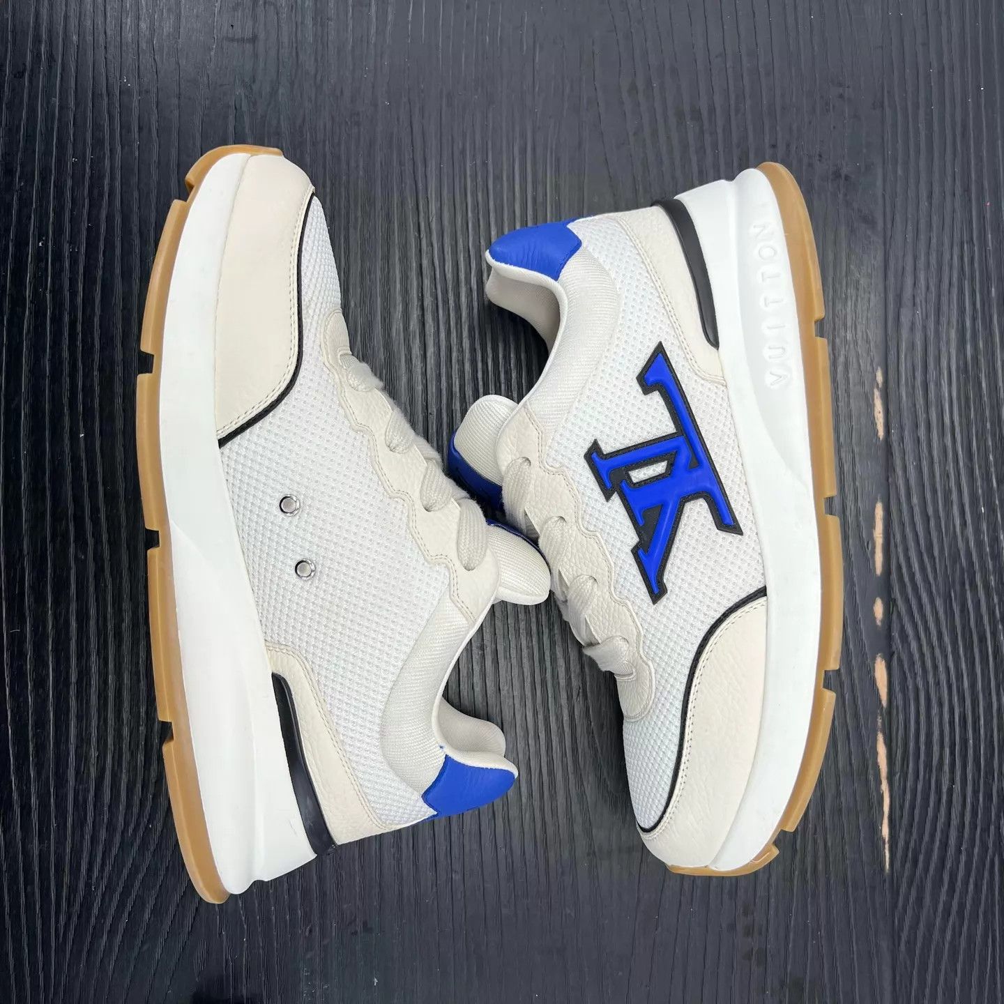 Louis Vuitton LV Classic White & Blue Size UK6/40 Worn Twice Size US 7 / EU 40 - 2 Thumbnail
