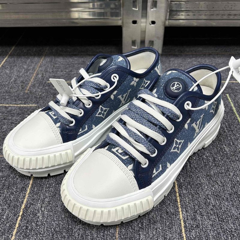 Louis Vuitton Louis Vuitton Blue Low-Top Casual Sneakers 0079 Size US 6 / IT 36 - 1 Thumbnail