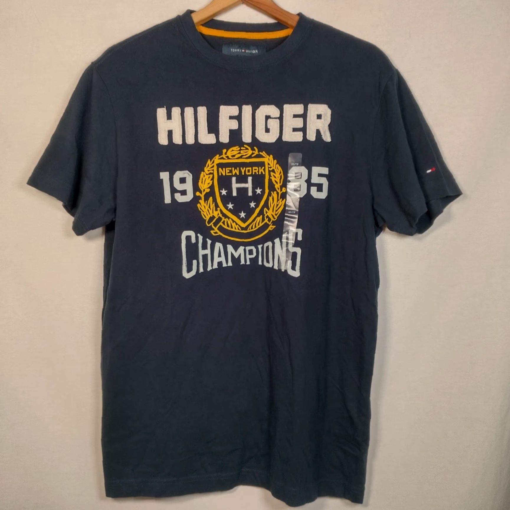 Tommy Hilfiger VINTAGE Tommy Hilfiger Graphic T-Shirt Men XS Navy Blue Short Sleeve 2011 Size US XS / EU 42 / 0 - 2 Thumbnail