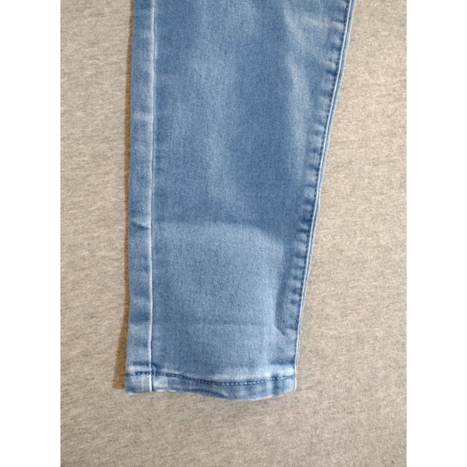 Forever 21 FOREVER 21 Blue Skinny Jeans Women 28X40 Cotton Blend Light Wash Stretch Mid Rise 4 Pocket Denim Shirt Outfit Size 28" / US 6 / IT 42 - 7 Thumbnail