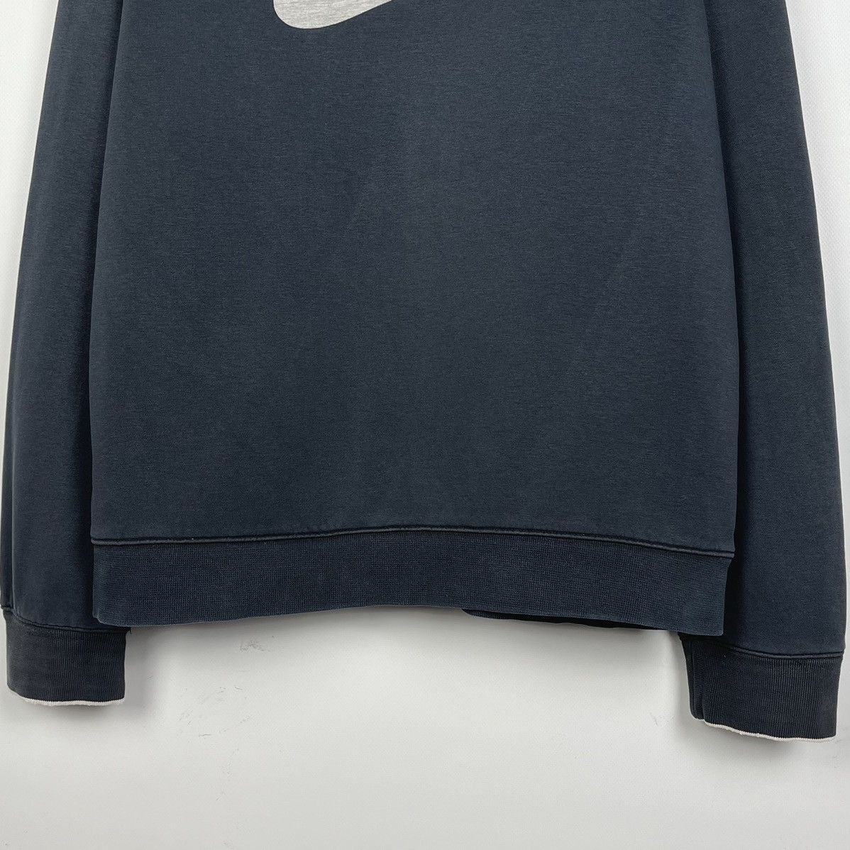 Nike Vintage Nike Big Swoosh Faded Blue Sweatshirt 2000’s Size US L / EU 52-54 / 3 - 7 Thumbnail