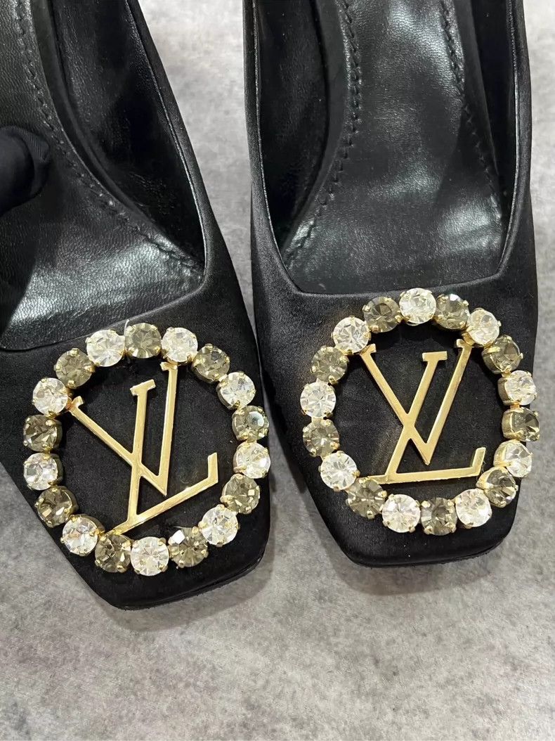 Louis Vuitton Louis Vuitton Diamond logo satin heels Size US 6 / IT 36 - 3 Thumbnail