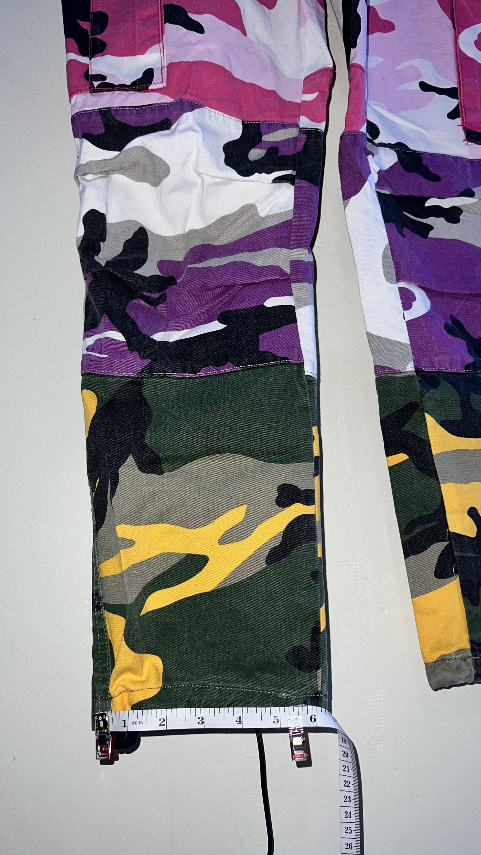 Other MULTI-COLOR CAMO CARGO PANTS Size US 33 - 6 Thumbnail