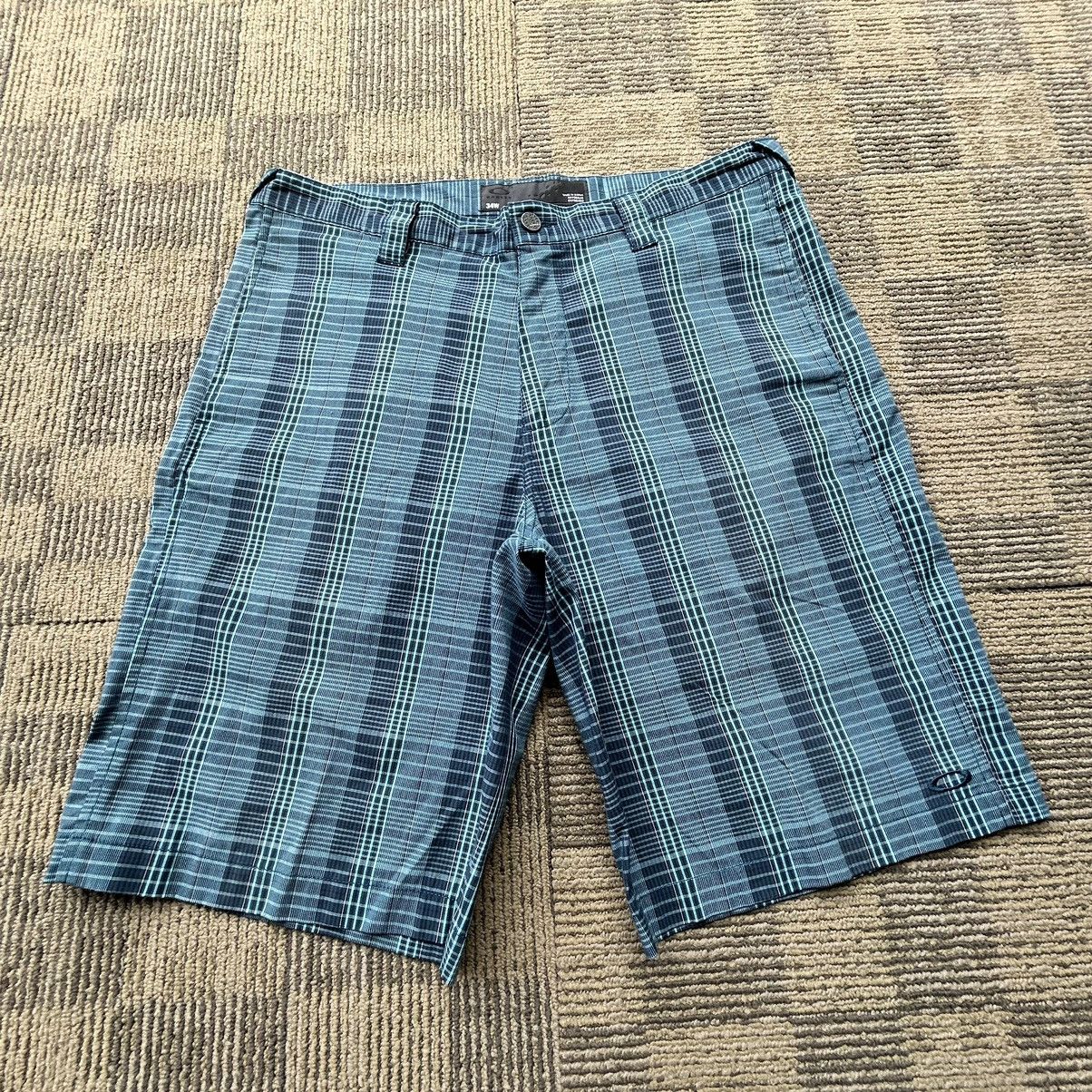 Oakley Oakley Blue Plaid Chino Shorts Size US 34 / EU 50 - 1 Thumbnail
