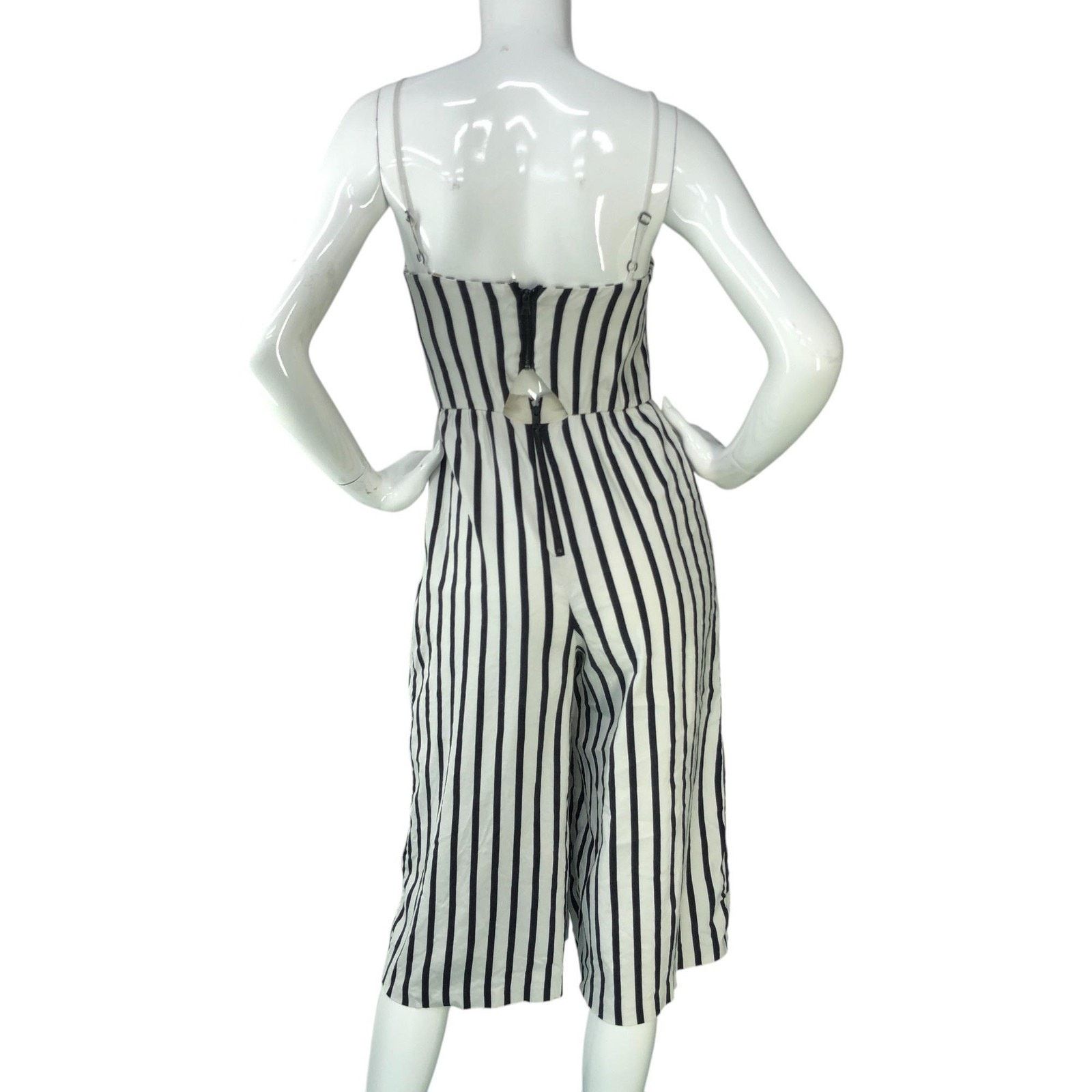 Alice + Olivia Alice + Olivia Jumpsuit 4 Striped Linen Cropped Wide Leg Size 27" / US 4 / IT 40 - 7 Thumbnail