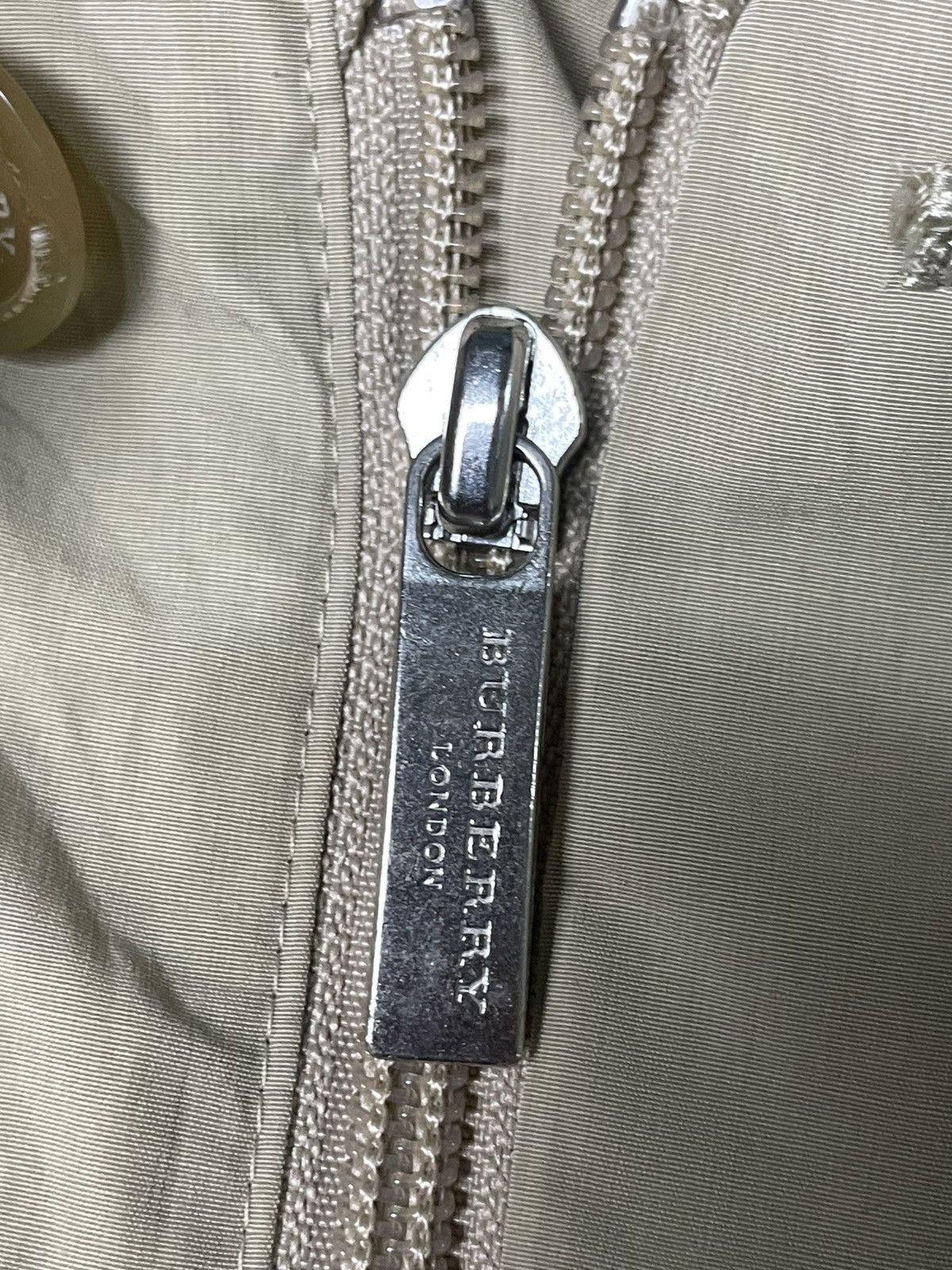 Burberry × Japanese Brand × Vintage Vintage Burberry London Nylon Cotton Coat (115) Size US L / EU 52-54 / 3 - 9 Thumbnail