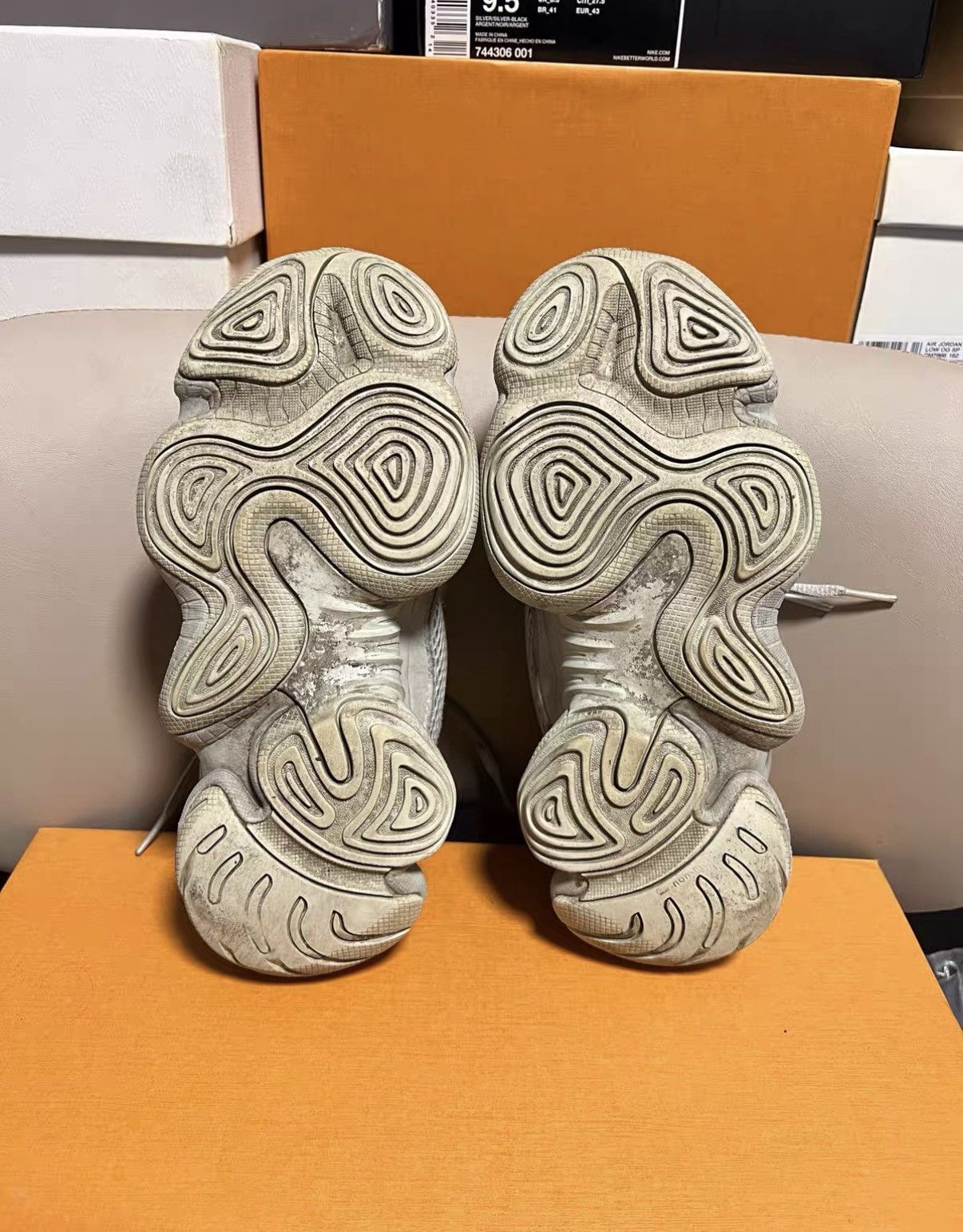 Adidas Adidas Yeezy 500 Salt J42 Size US 4 / IT 34 - 4 Thumbnail