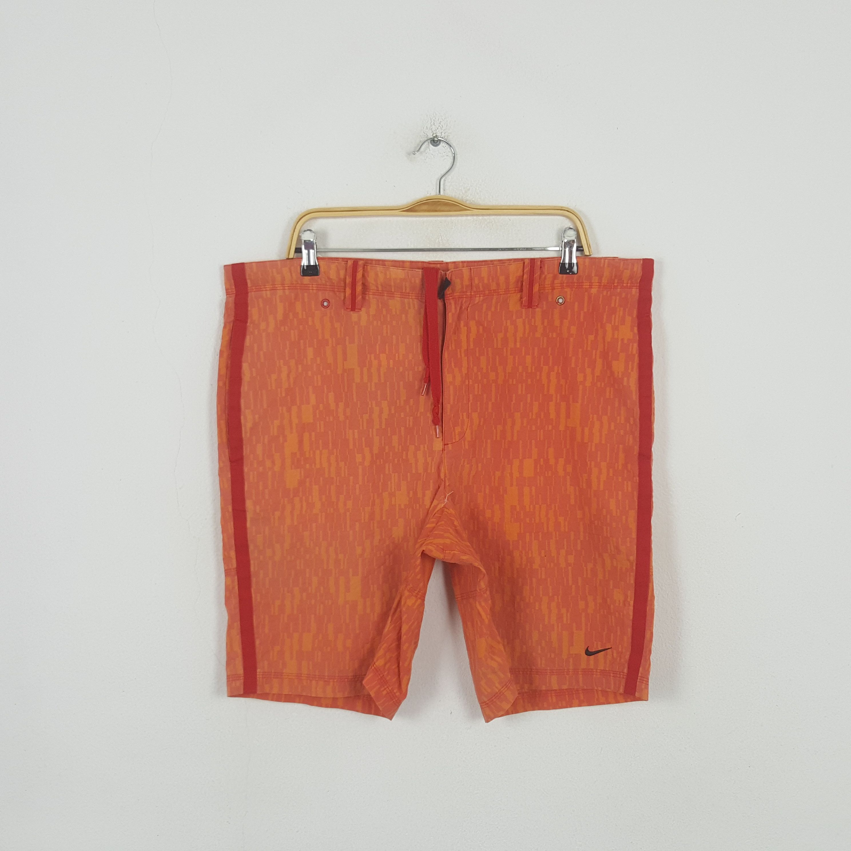 Nike Vintage Nike Sportswear Style Short Pants RR5 Size US 40 / EU 56 - 1 Thumbnail