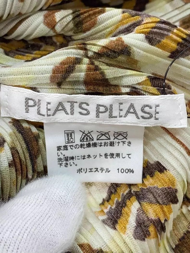 Issey Miyake Issey Miyake Heart-shaped printed pleated top Size L / US 10 / IT 46 - 4 Thumbnail