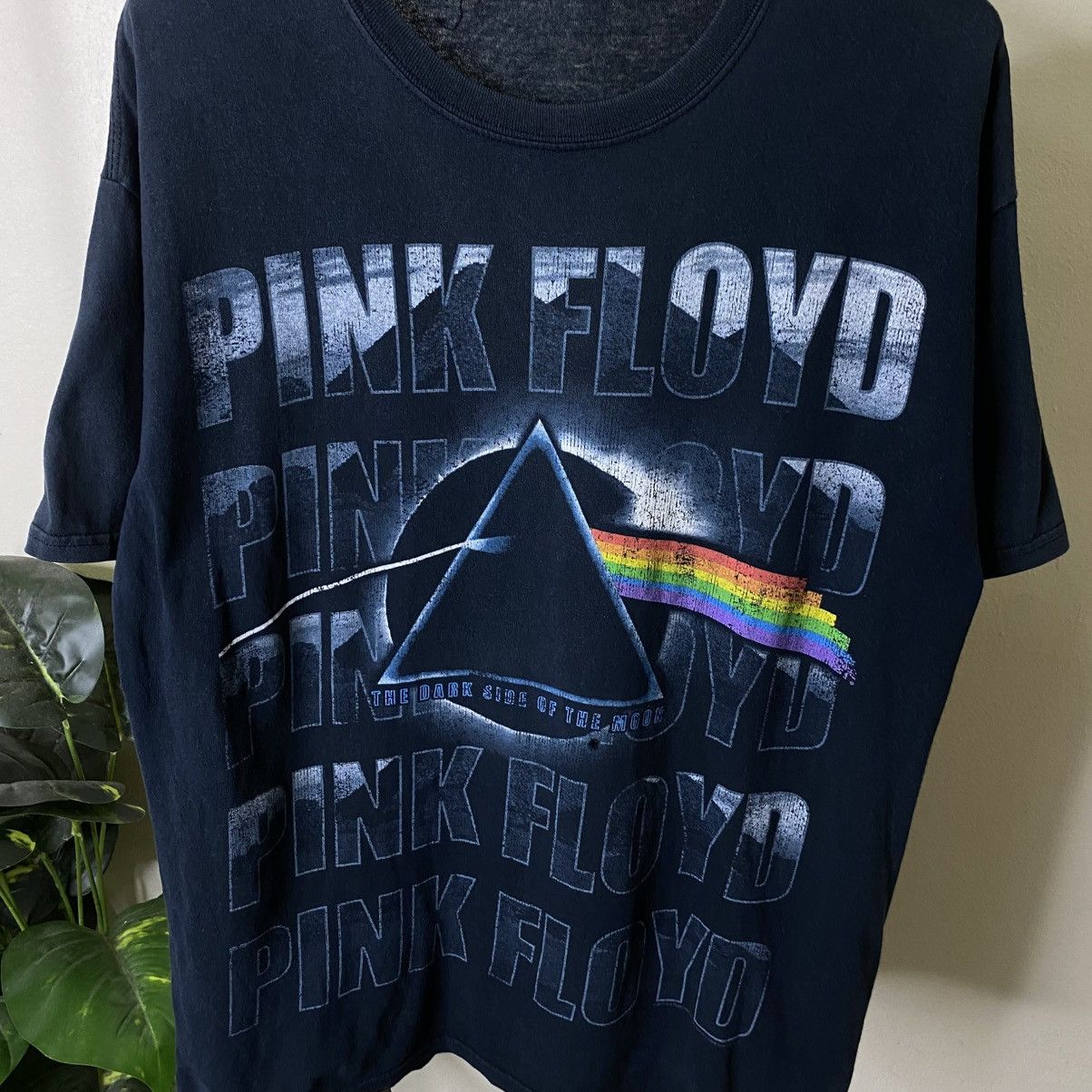 Pink Floyd Vintage 2000s Pink Floyd The Dark Side Of The Moon T Shirt Size US L / EU 52-54 / 3 - 2 Thumbnail