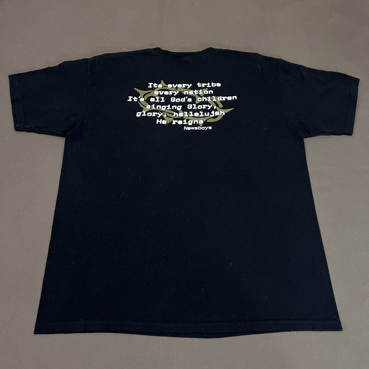 Vintage Vintage Y2K He reigns Jesus God Lord Bible Holy Tee XL Size US XL / EU 56 / 4 - 4 Thumbnail