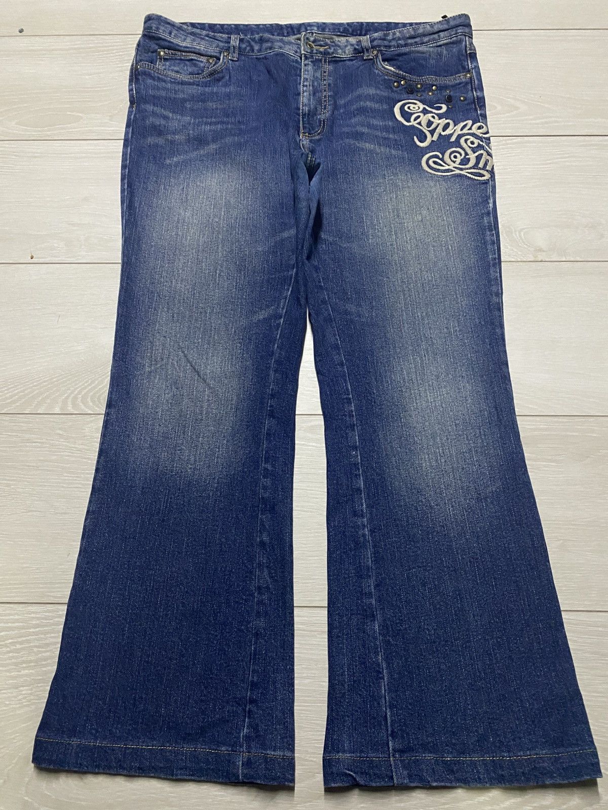Japanese Brand Woman Vintage Japanese Brand Embroidery Wide Leg Jeans Size US 37 - 1 Thumbnail