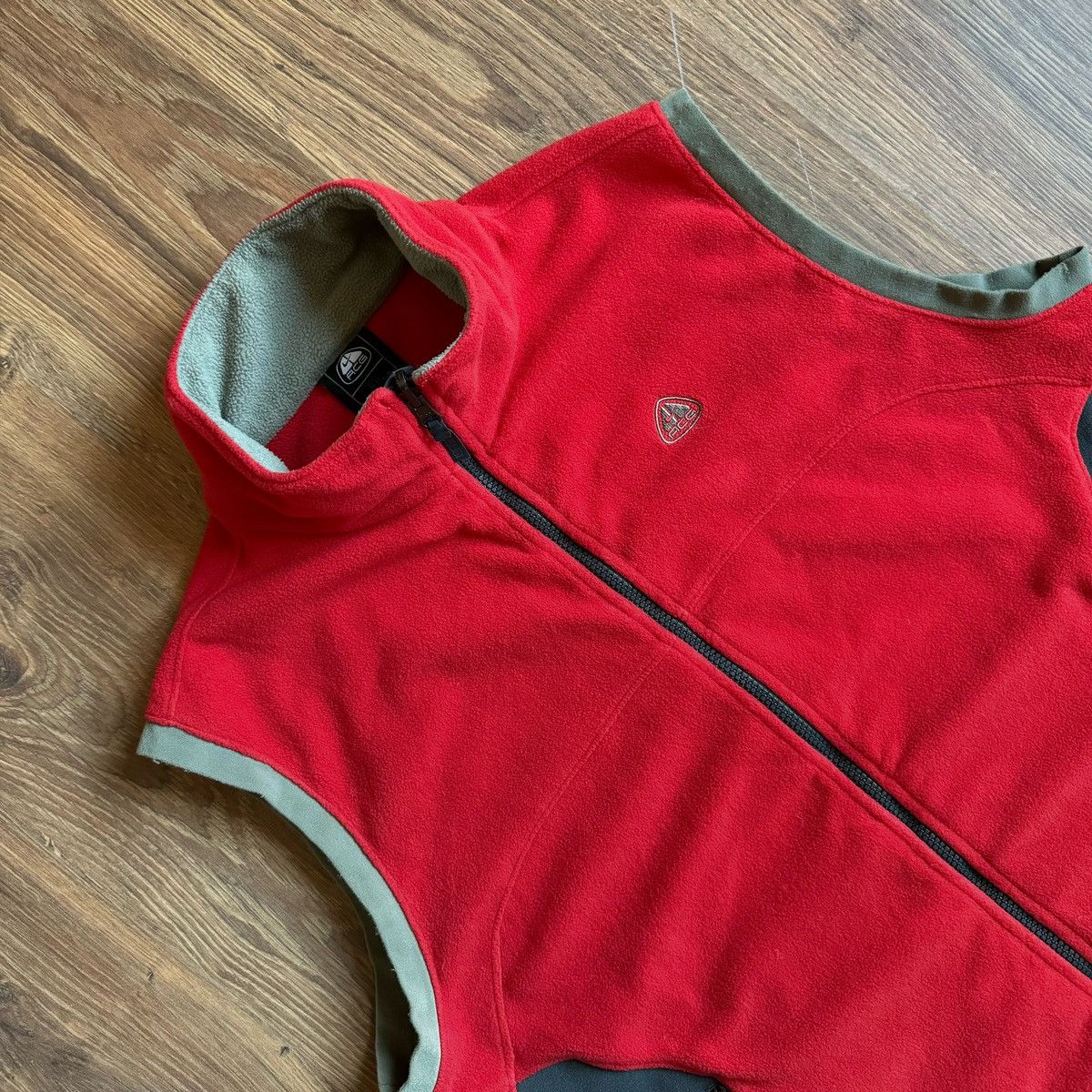 Nike ACG × Vintage Vintage Nike ACG Fleece Vest Red Large Gorpcore Y2K 90s Size US L / EU 52-54 / 3 - 2 Thumbnail