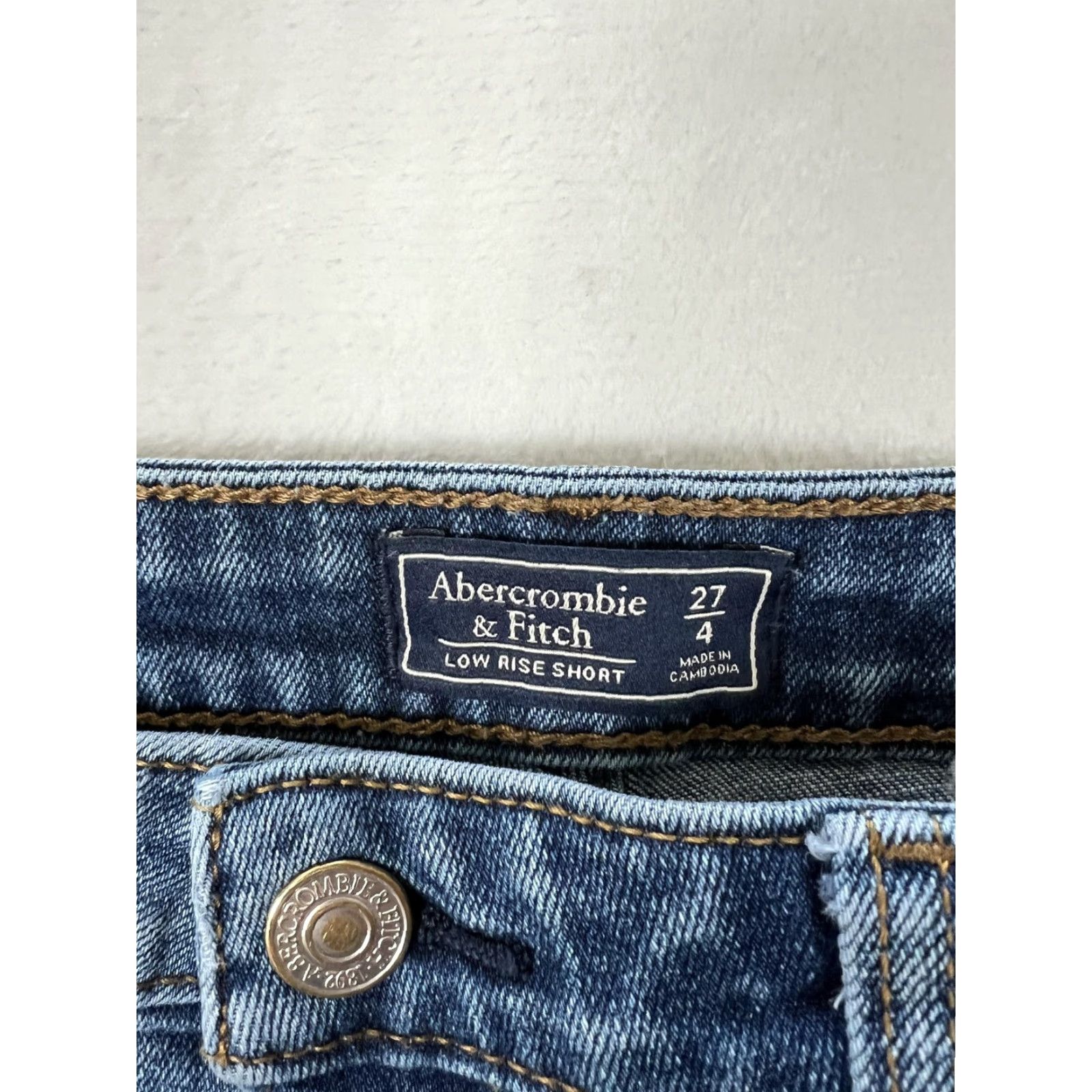 Abercrombie & Fitch Abercrombie & Fitch Jeans Shorts Womens 4 27 Blue Low Rise Cut-Off Distressed Size 27" / US 4 / IT 40 - 4 Thumbnail