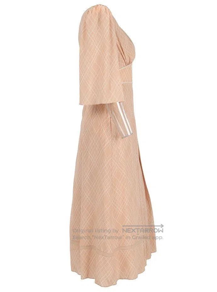 Fendi fendi pleated long sleeve dress in beige. Size US M / EU 48-50 / 2 - 5 Thumbnail