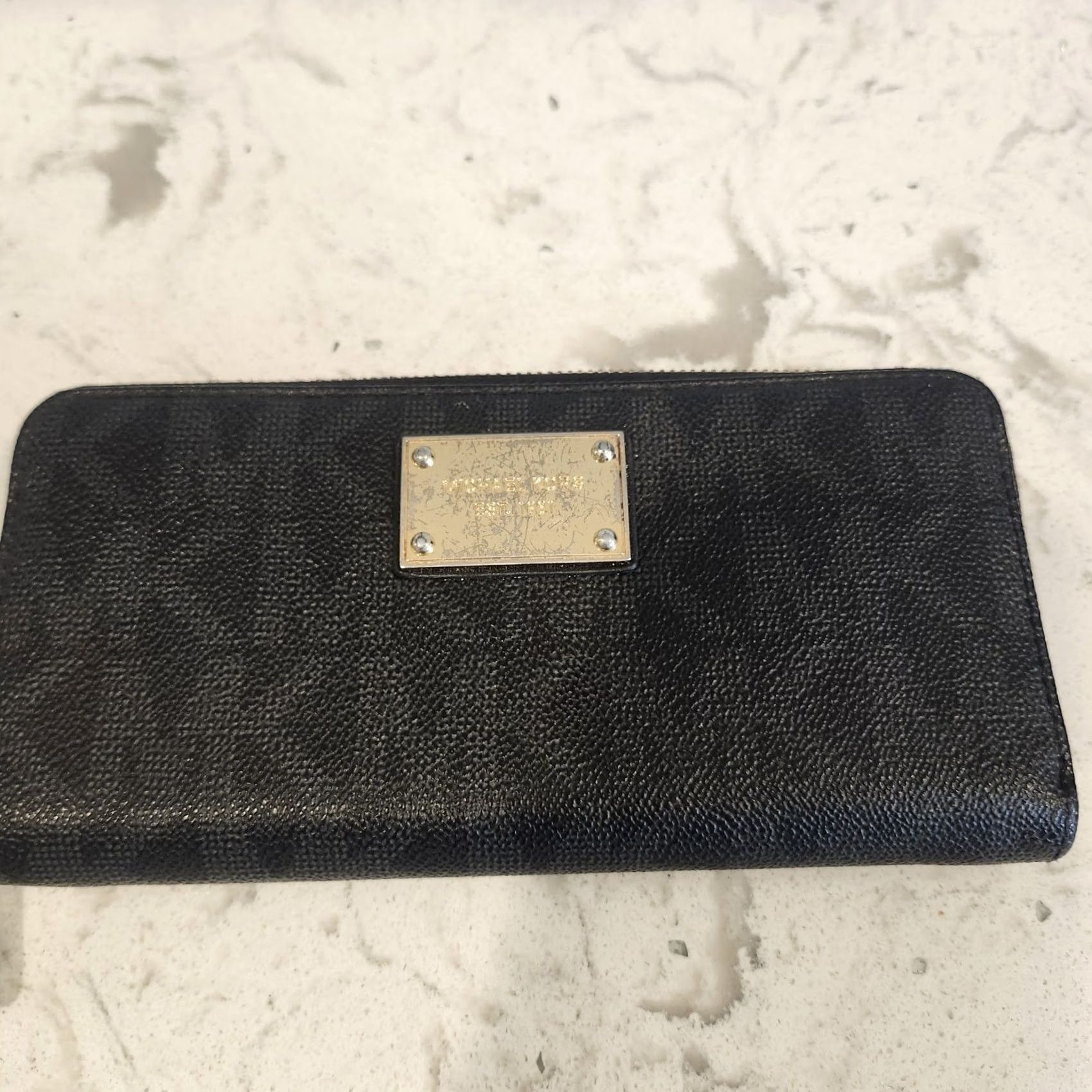 Michael Kors Michael Kors Jet Set Travel Zip-Around Wallet Black Leather Womens Used Condition Size ONE SIZE - 5 Thumbnail