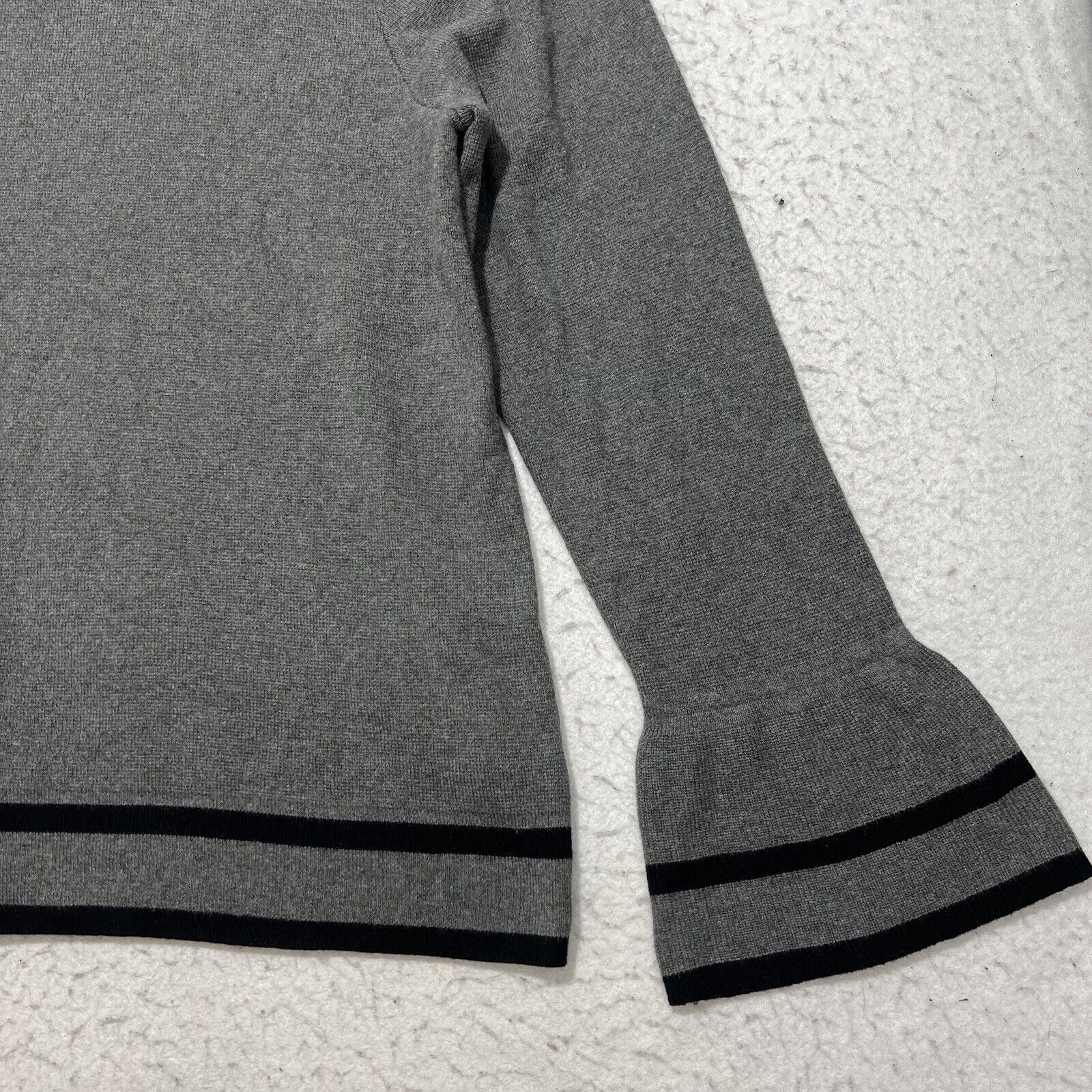 Izod IZOD Bell Sleeve Crewneck Pullover Sweater Gray Black Stripe Size XS / US 0-2 / IT 36-38 - 5 Thumbnail