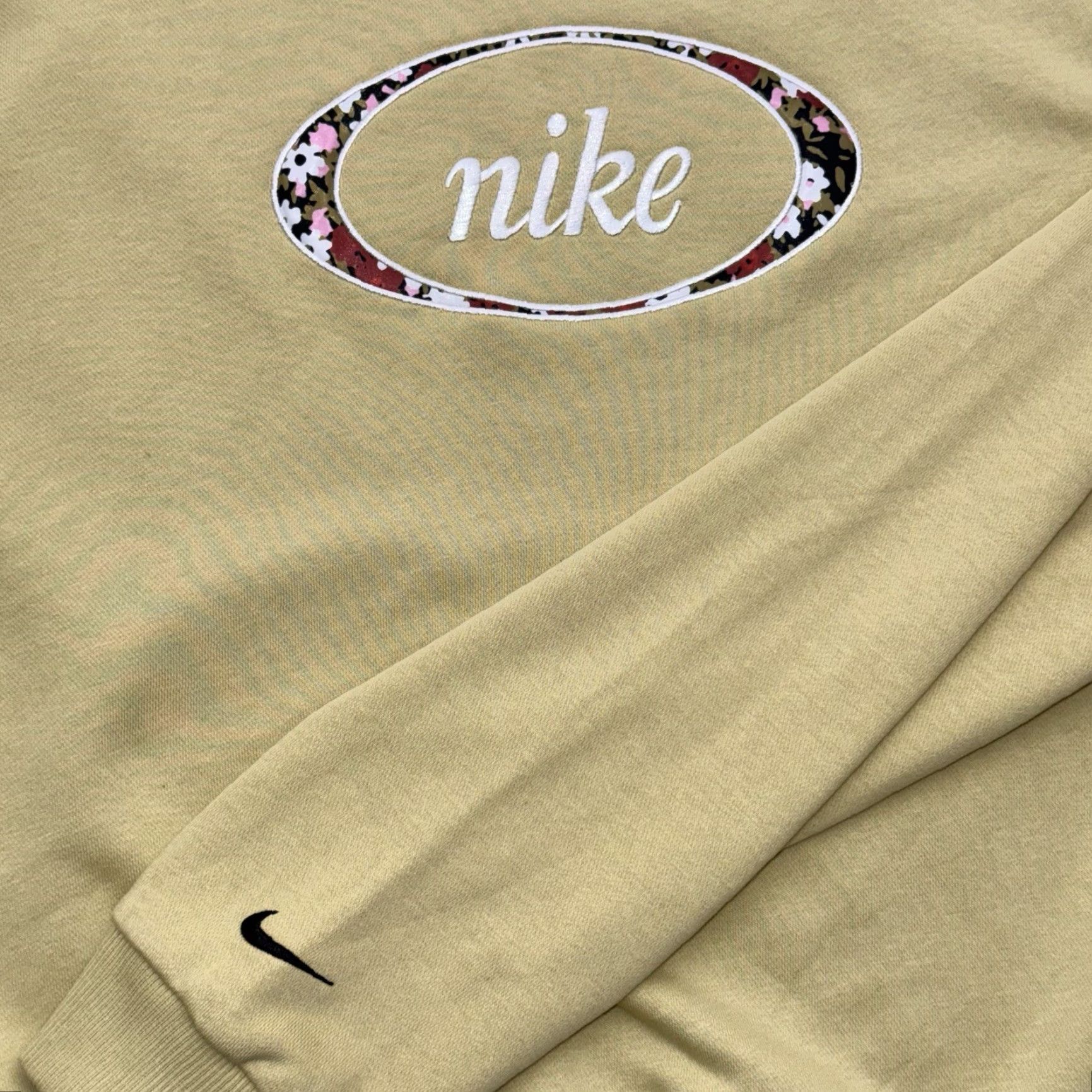 Nike Nike Cropped Hoodie Womens Large Floral Embroidered Logo Athleisure Spring Green Size L / US 10 / IT 46 - 3 Thumbnail