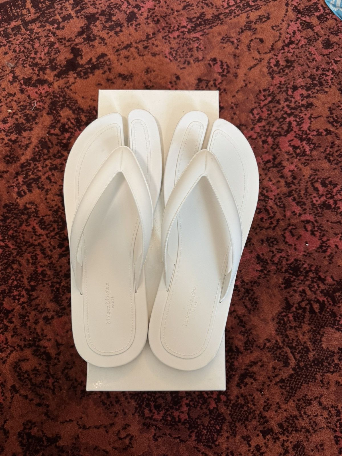 Maison Margiela Tabi Thong Flip-Flop Shoes in White, Men's (Size 6)