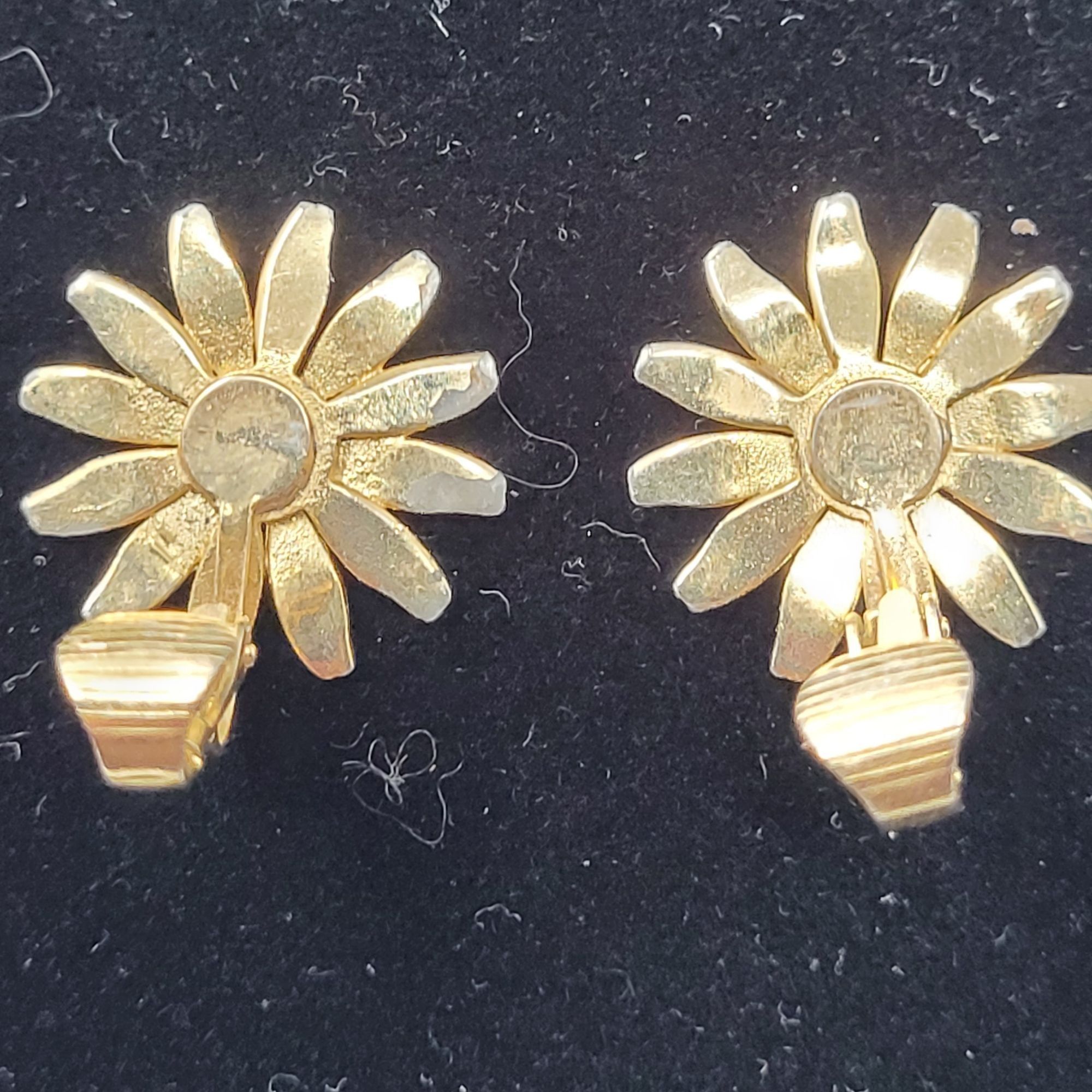 Vintage Vtg Daisy Flower Clip-On Earrings Gold-Tone White Yellow Ena Size ONE SIZE - 3 Thumbnail
