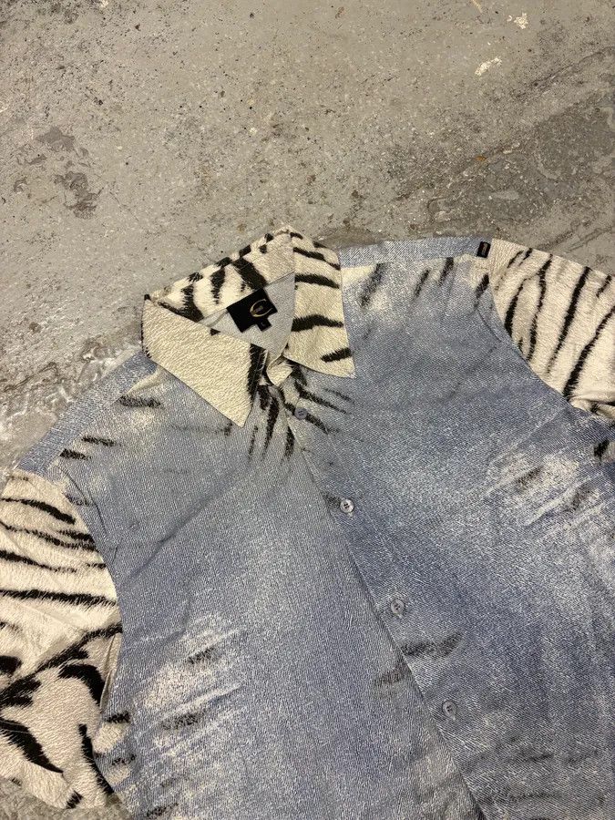 Roberto Cavalli 2000s Cavalli Blue & White Safari Zebra Short Sleeves Shirt Size US S / EU 44-46 / 1 - 5 Thumbnail