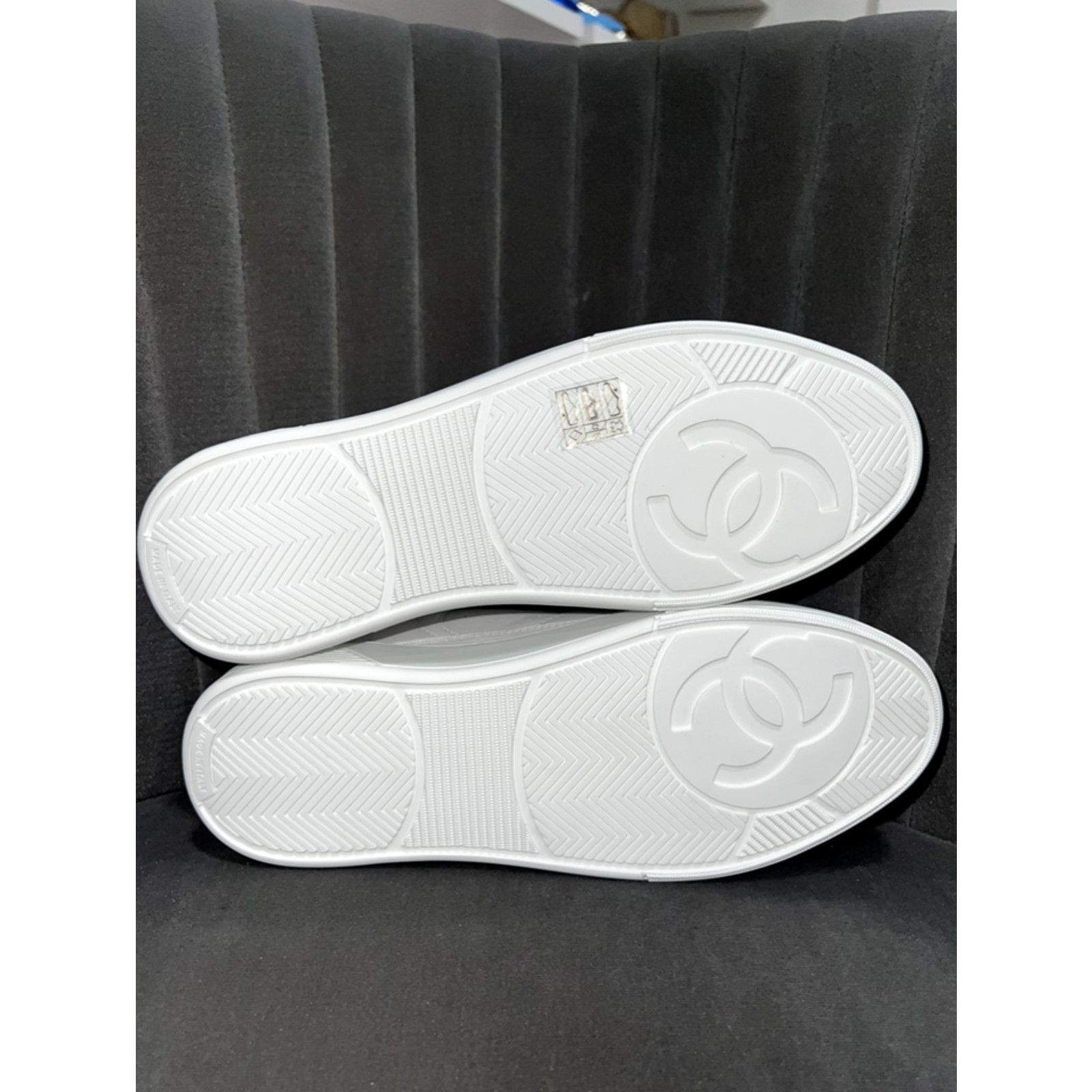 Chanel 23A Calfskin CC Logo Tie Flat Runner Trainer Sneaker 39 Size US 9 / IT 39 - 12 Thumbnail