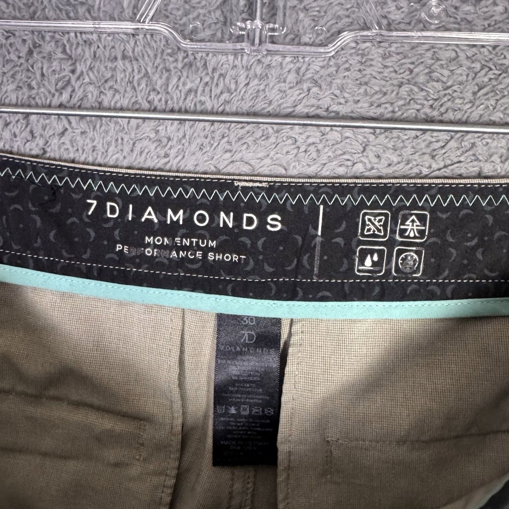 Vintage 7 Diamonds Shorts Mens 30x10 Hybrid Momentum Performance Lightweight 7D Golf Chino Casual Beige Pocket Pockets Slim? Size US 30 / EU 46 - 4 Thumbnail