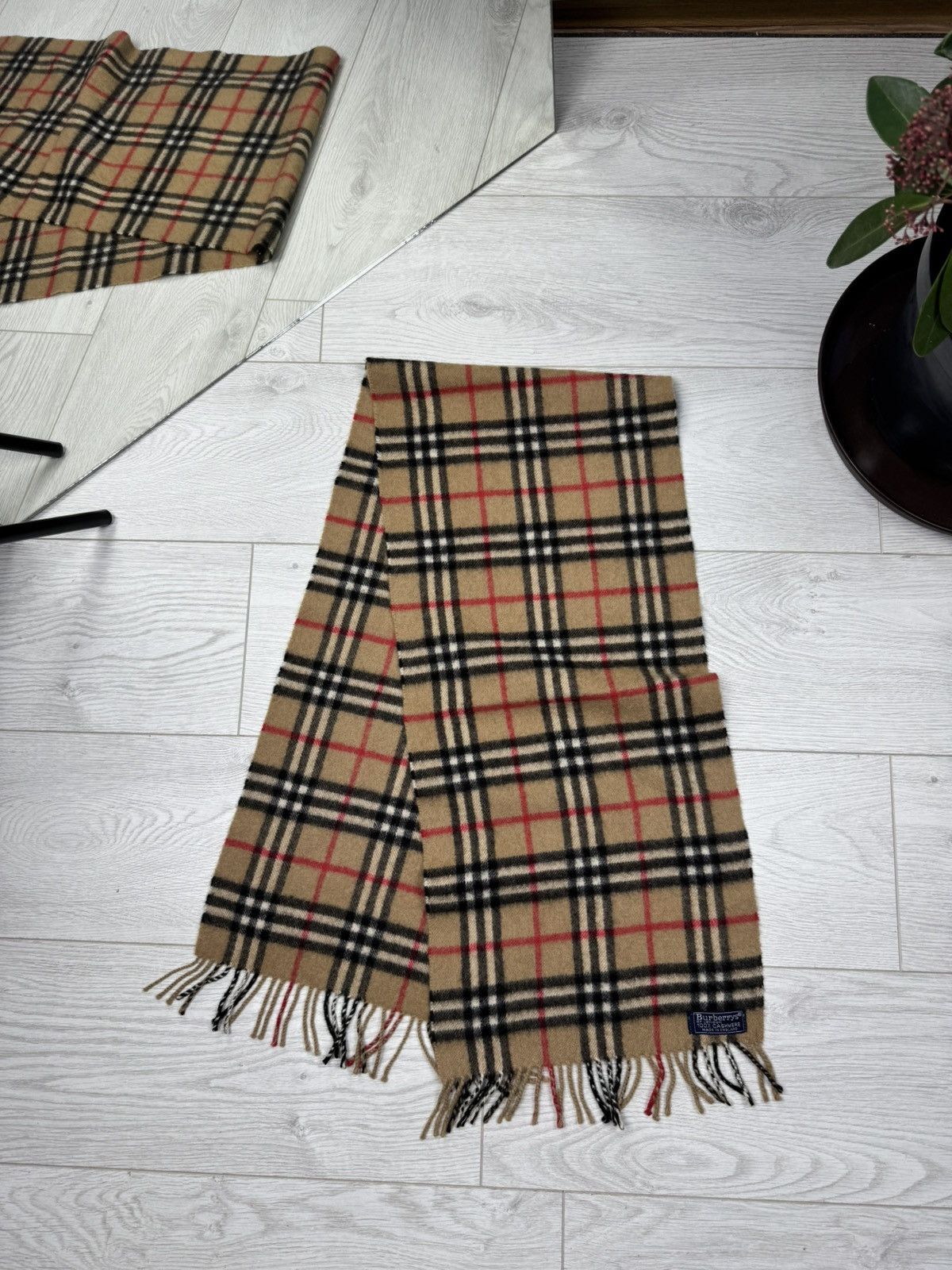 Burberry × Vintage Burberry Scarf / Muffler / Neckwear - WW2490 Size ONE SIZE - 1 Thumbnail
